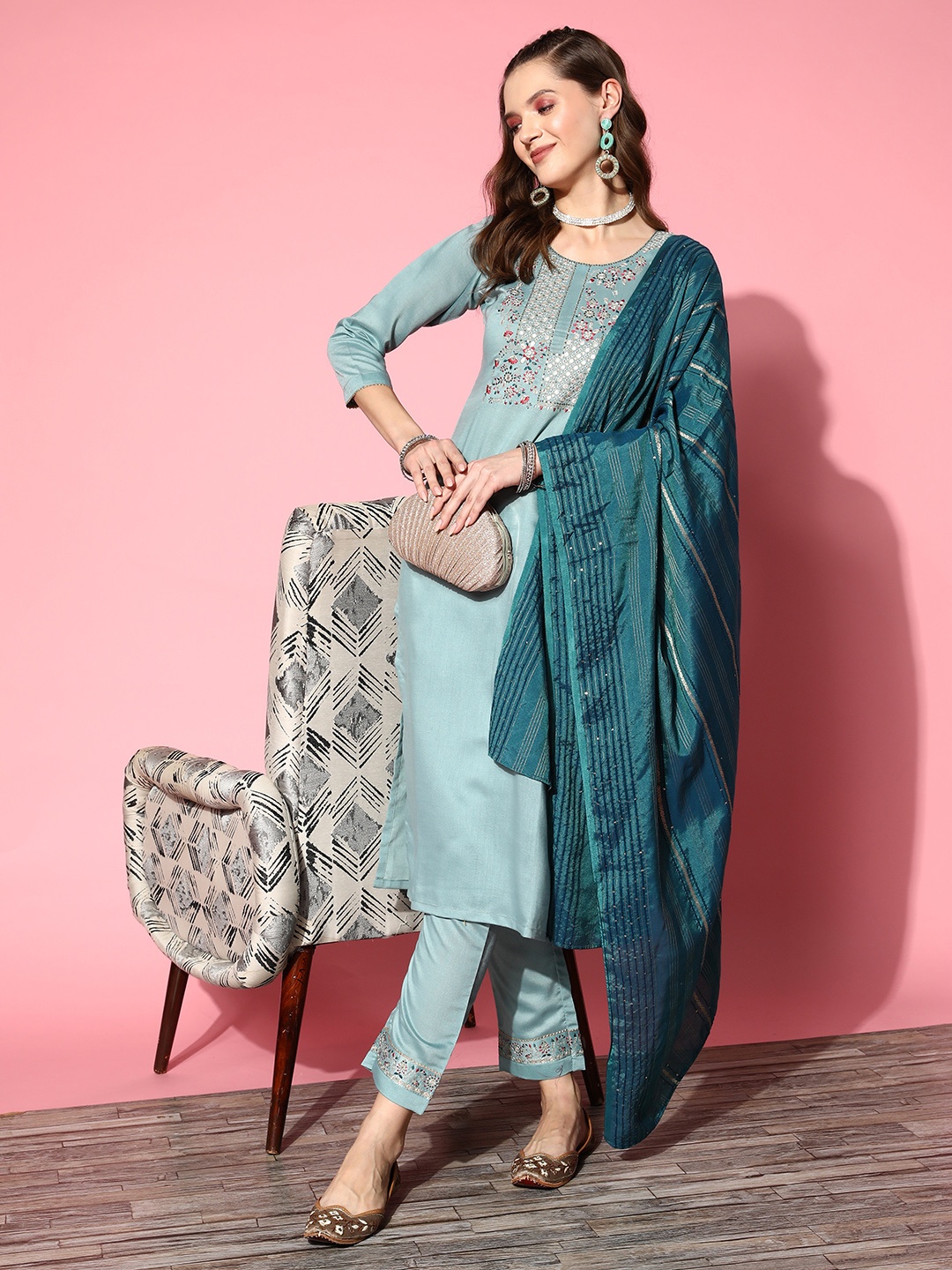SheWill Women Turquoise Blue Floral Embroidered Sequinned Kurta with Trousers & With Dupatta
SheWill Women Turquoise Blue Floral Embroidered Sequinned Kurta with Trousers & With Dupatta