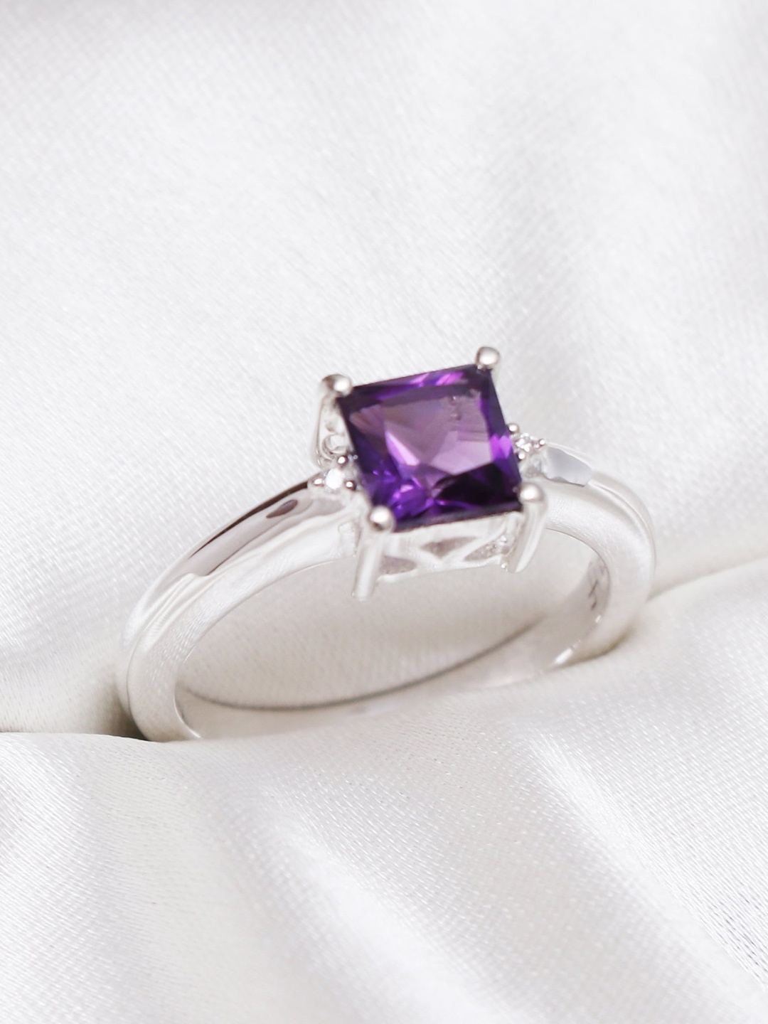 HIFLYER JEWELS 925 Sterling Silver Silver-Plated Amethyst and Topaz Gemstone-Studded Finger Ring
HIFLYER JEWELS 925 Sterling Silver Silver-Plated Amethyst and Topaz Gemstone-Studded Finger Ring