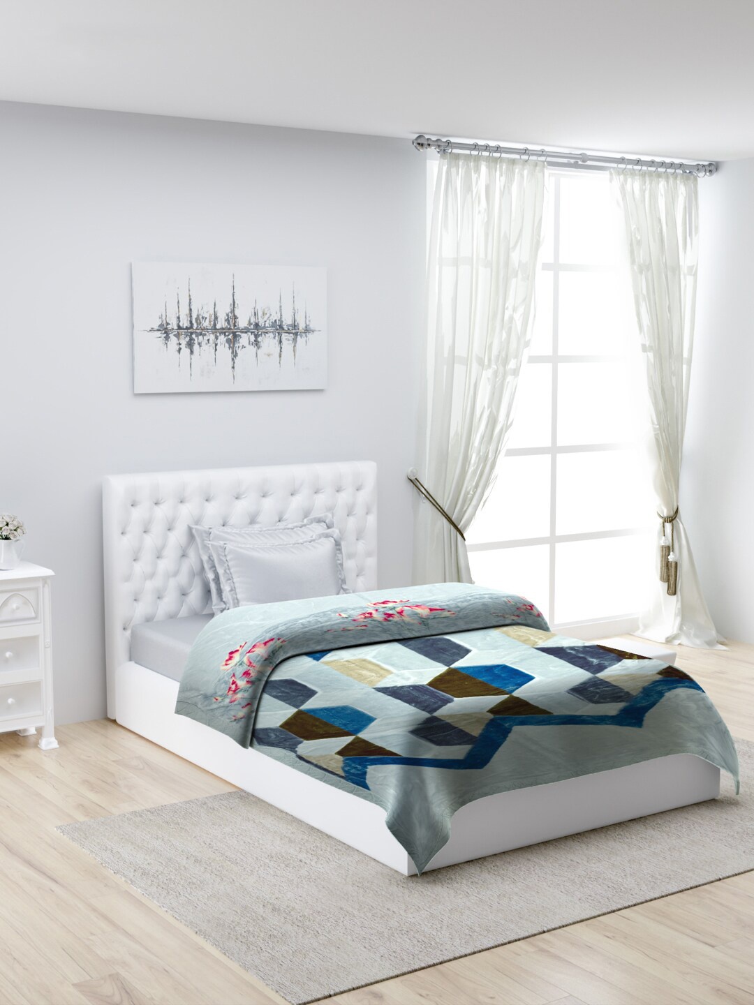 Monte Carlo Blue & Red Floral & Geometric Printed Mild Winter 600 GSM Single Bed Blanket
Monte Carlo Blue & Red Floral & Geometric Printed Mild Winter 600 GSM Single Bed Blanket