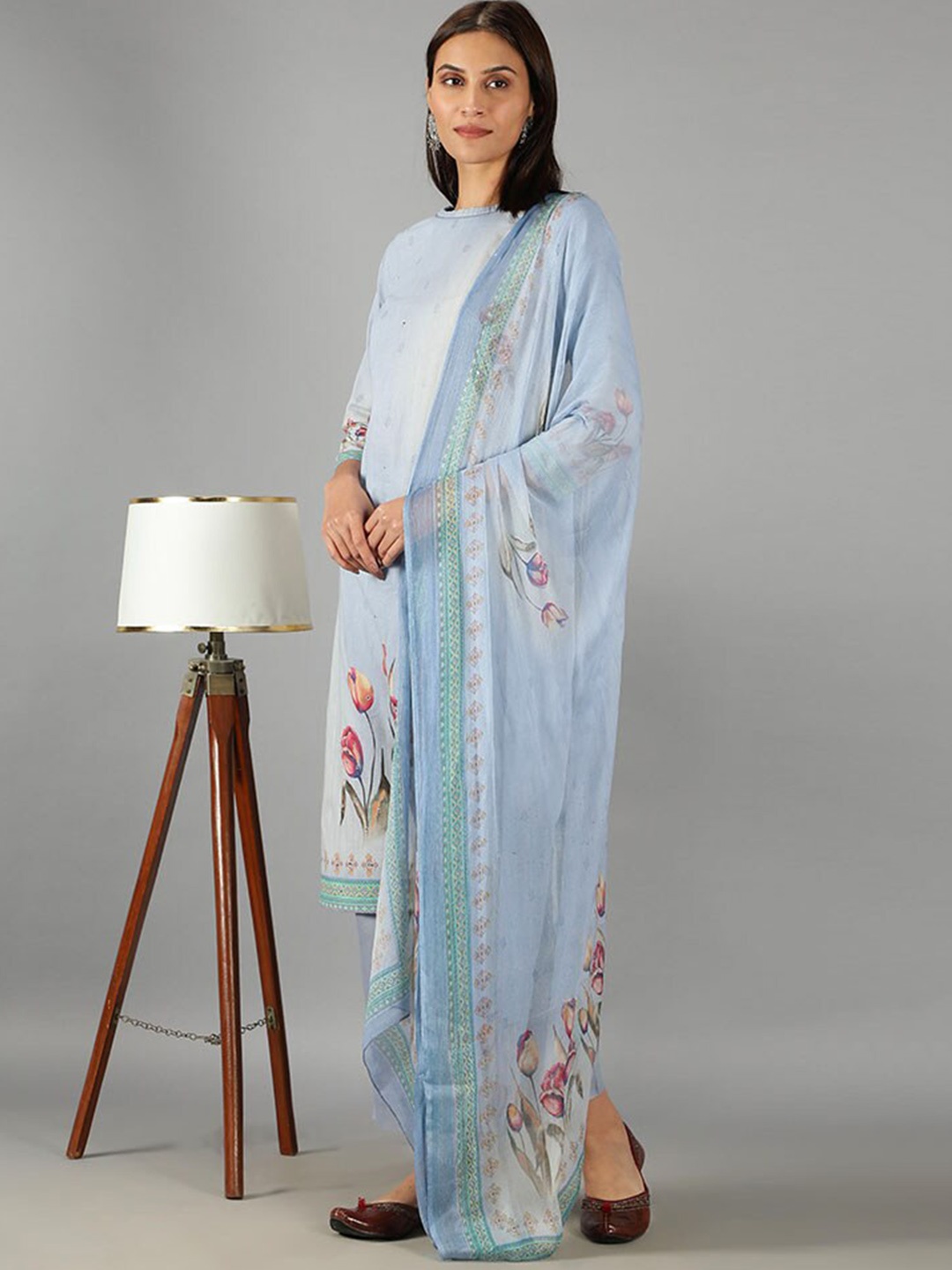 BARARA ETHNIC Women Floral Printed Pure Cotton Kurta with Trousers & With Dupatta, Blue
BARARA ETHNIC Women Floral Printed Pure Cotton Kurta with Trousers & With Dupatta, Blue