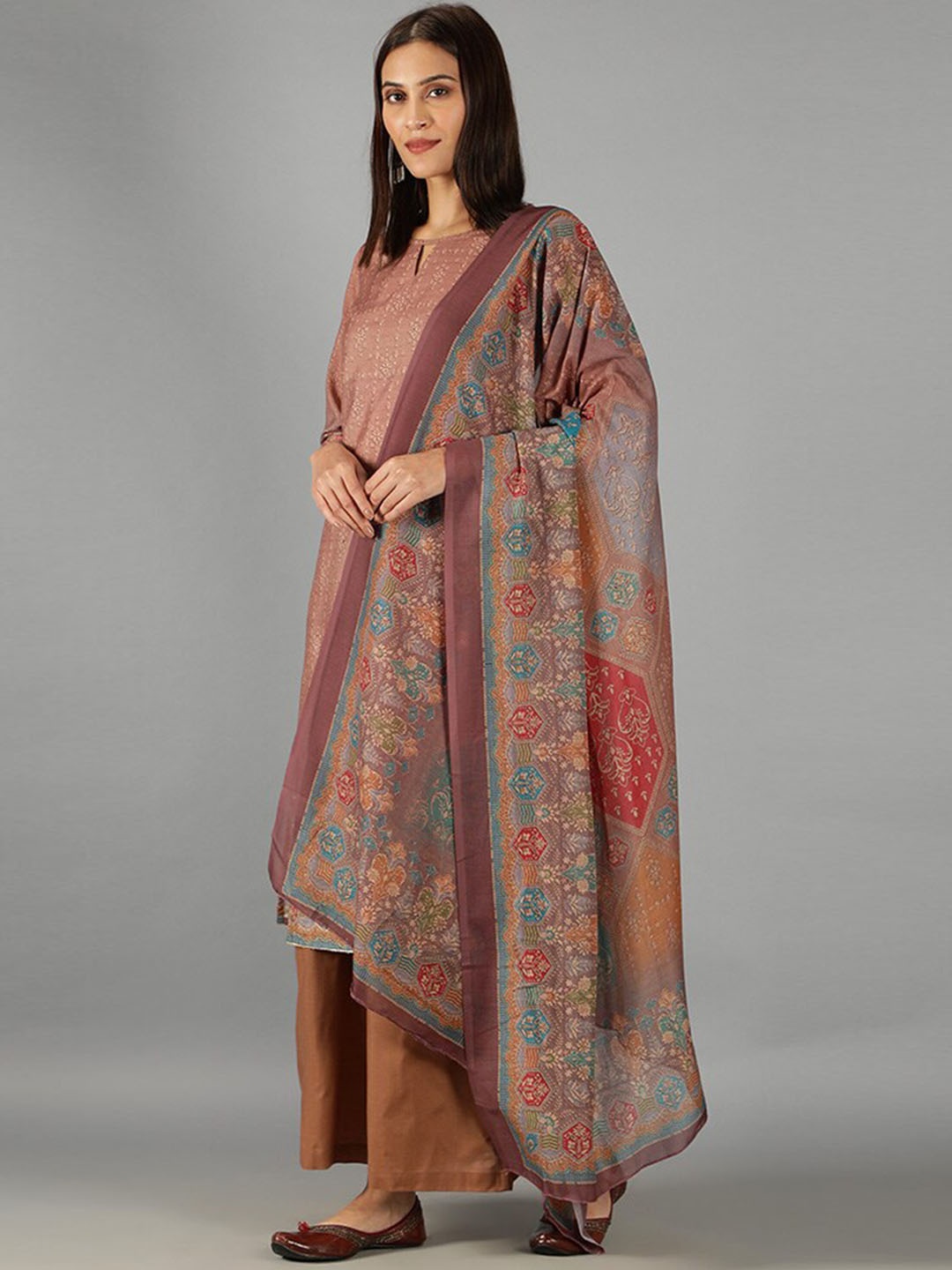 BARARA ETHNIC Women Floral Printed Mirror Work Pure Cotton Kurta With Palazzos & Dupatta, Brown
BARARA ETHNIC Women Floral Printed Mirror Work Pure Cotton Kurta With Palazzos & Dupatta, Brown
