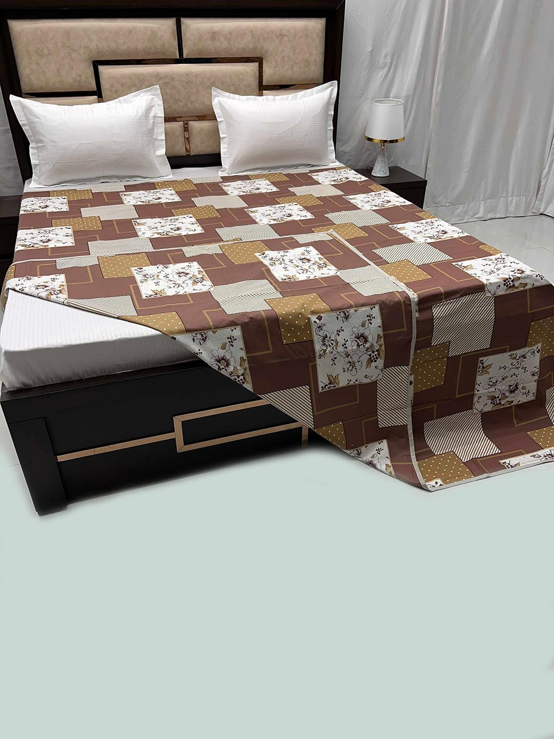Pure Decor Brown Printed Pure Cotton 300 TC Super King Duvet Cover 
Pure Decor Brown Printed Pure Cotton 300 TC Super King Duvet Cover