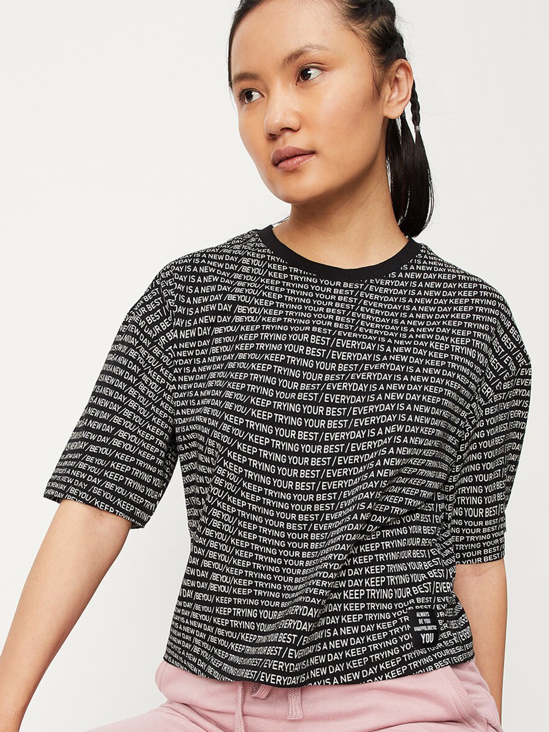 max Women Black Printed V-Neck Monochrome T-shirt