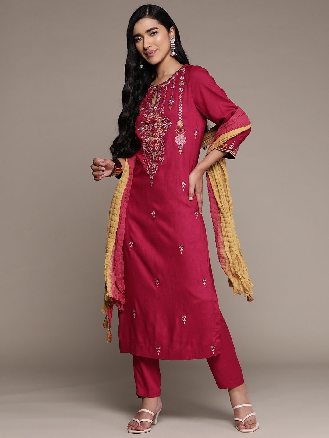 aarke Ritu Kumar Women Magenta Ethnic Motifs Printed Kurta with Trousers & With Dupatta
aarke Ritu Kumar Women Magenta Ethnic Motifs Printed Kurta with Trousers & With Dupatta