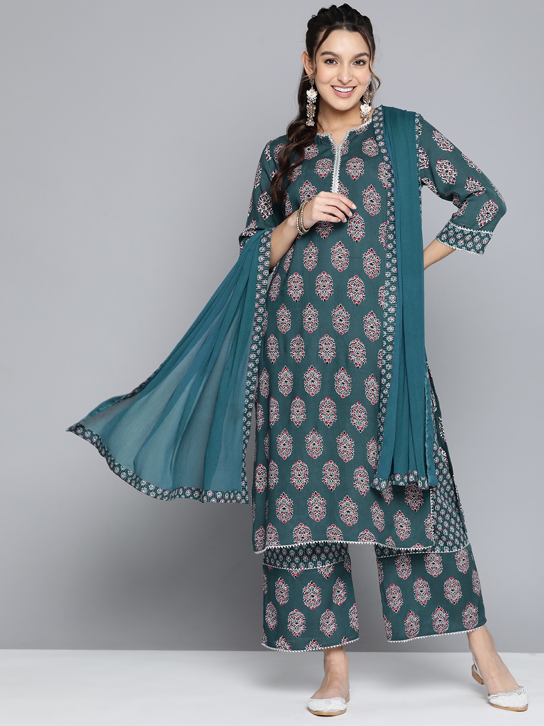 HERE&NOW Women Ethnic Motifs Printed Gotta Patti Kurta With Palazzos & With Dupatta, Teal
HERE&NOW Women Ethnic Motifs Printed Gotta Patti Kurta With Palazzos & With Dupatta, Teal