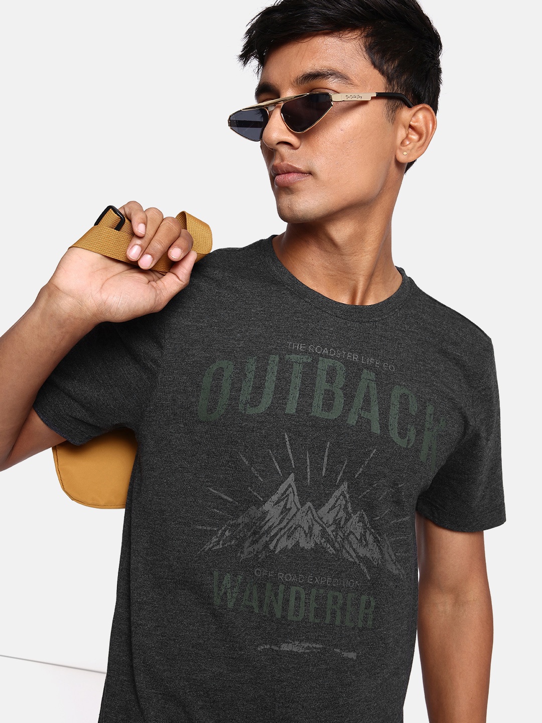 The Roadster Lifestyle Co. Men Ash Charcoal Printed Forever Vacay Snapshot Summers T-shirt
The Roadster Lifestyle Co. Men Ash Charcoal Printed Forever Vacay Snapshot Summers T-shirt