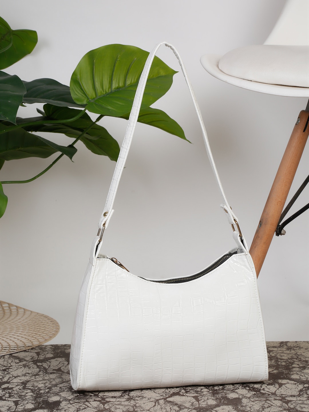 FARGO Oversized Structured Handheld Bag, White
