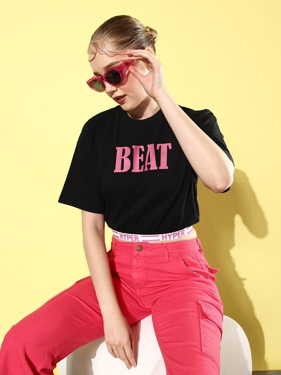 Kook N Keech Jet Black 90's Hollaback Poster Graphics Drop-Shoulder Sleeves Cotton T-shirt
Kook N Keech Jet Black 90's Hollaback Poster Graphics Drop-Shoulder Sleeves Cotton T-shirt