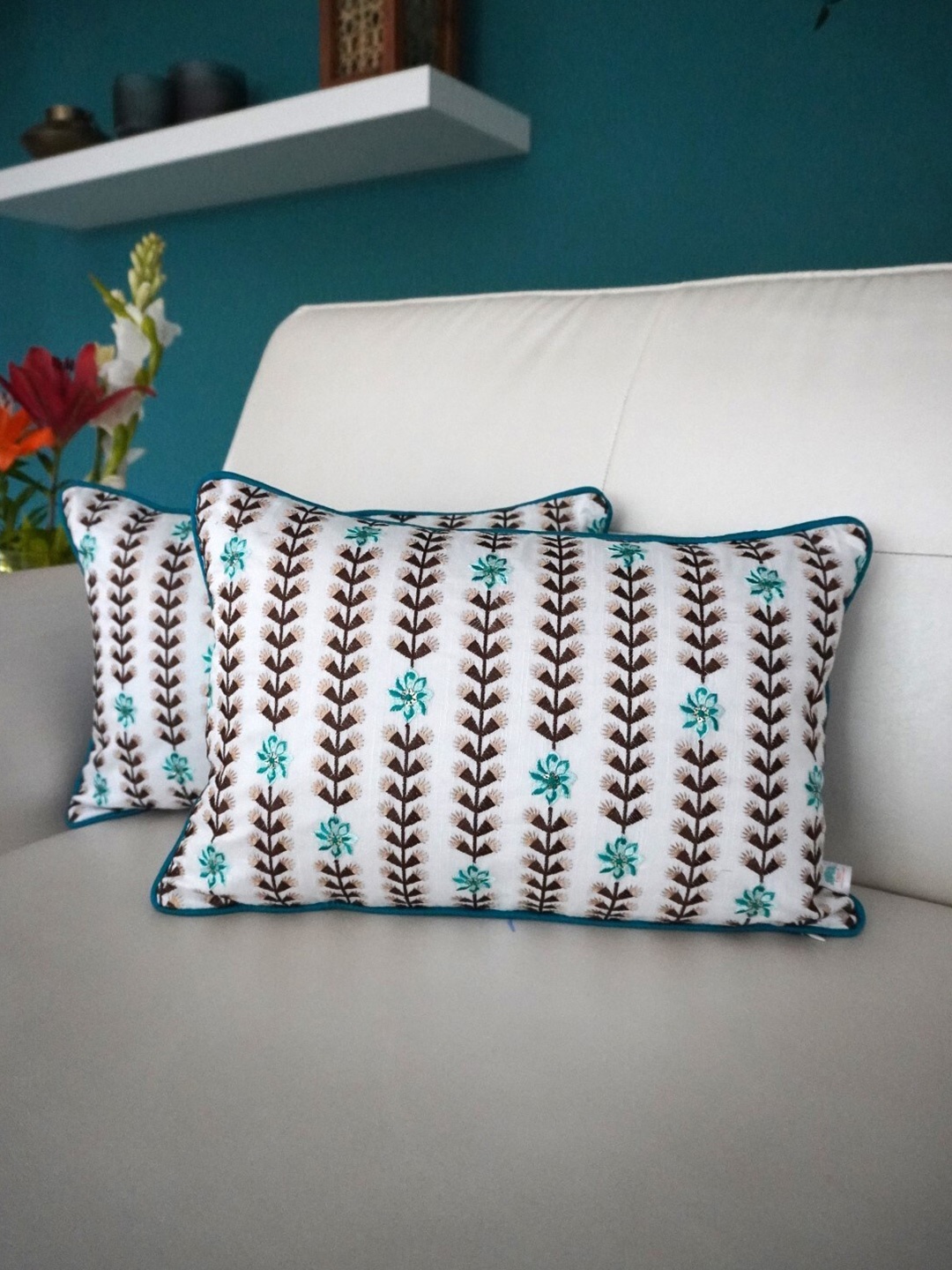 TARA- Sparkling Homes Embroidered Cushion Covers White & Green Set of 2 Cushion Covers
TARA- Sparkling Homes Embroidered Cushion Covers White & Green Set of 2 Cushion Covers
