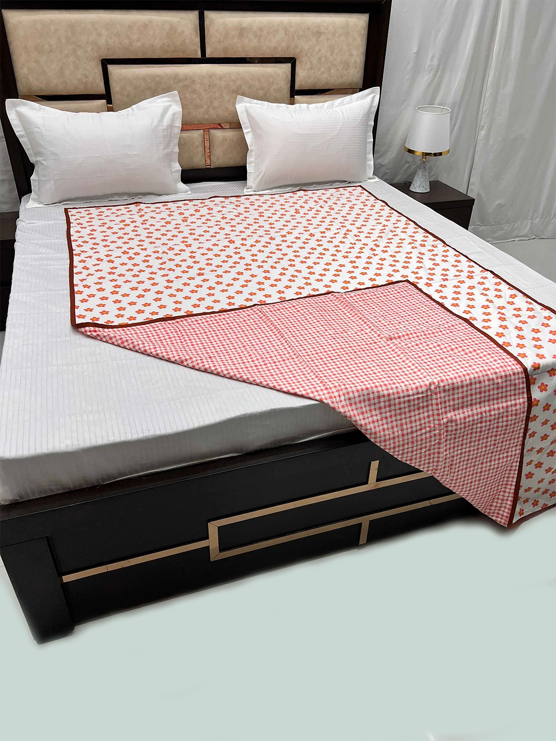 Pure Decor White & Red Floral AC Room 210 GSM Pure Cotton Reversible Single Bed Dohar
Pure Decor White & Red Floral AC Room 210 GSM Pure Cotton Reversible Single Bed Dohar