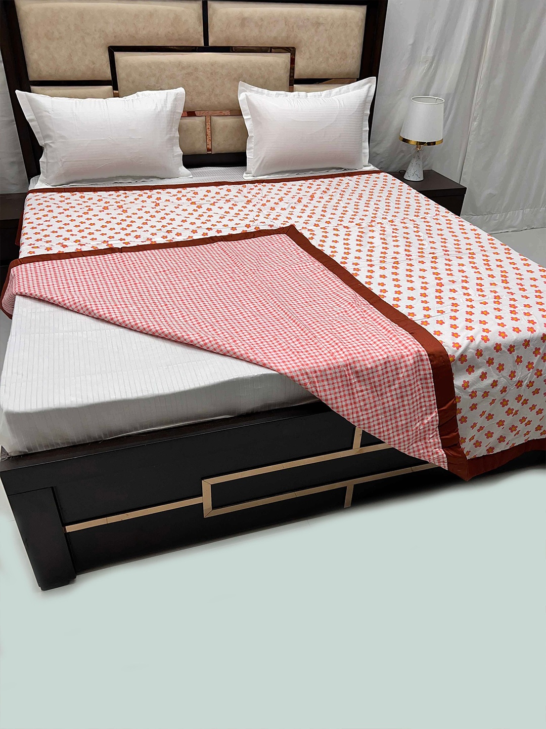 Pure Decor White & Orange Floral AC Room 210 GSM Pure Cotton Reversible Double Bed Dohar
Pure Decor White & Orange Floral AC Room 210 GSM Pure Cotton Reversible Double Bed Dohar