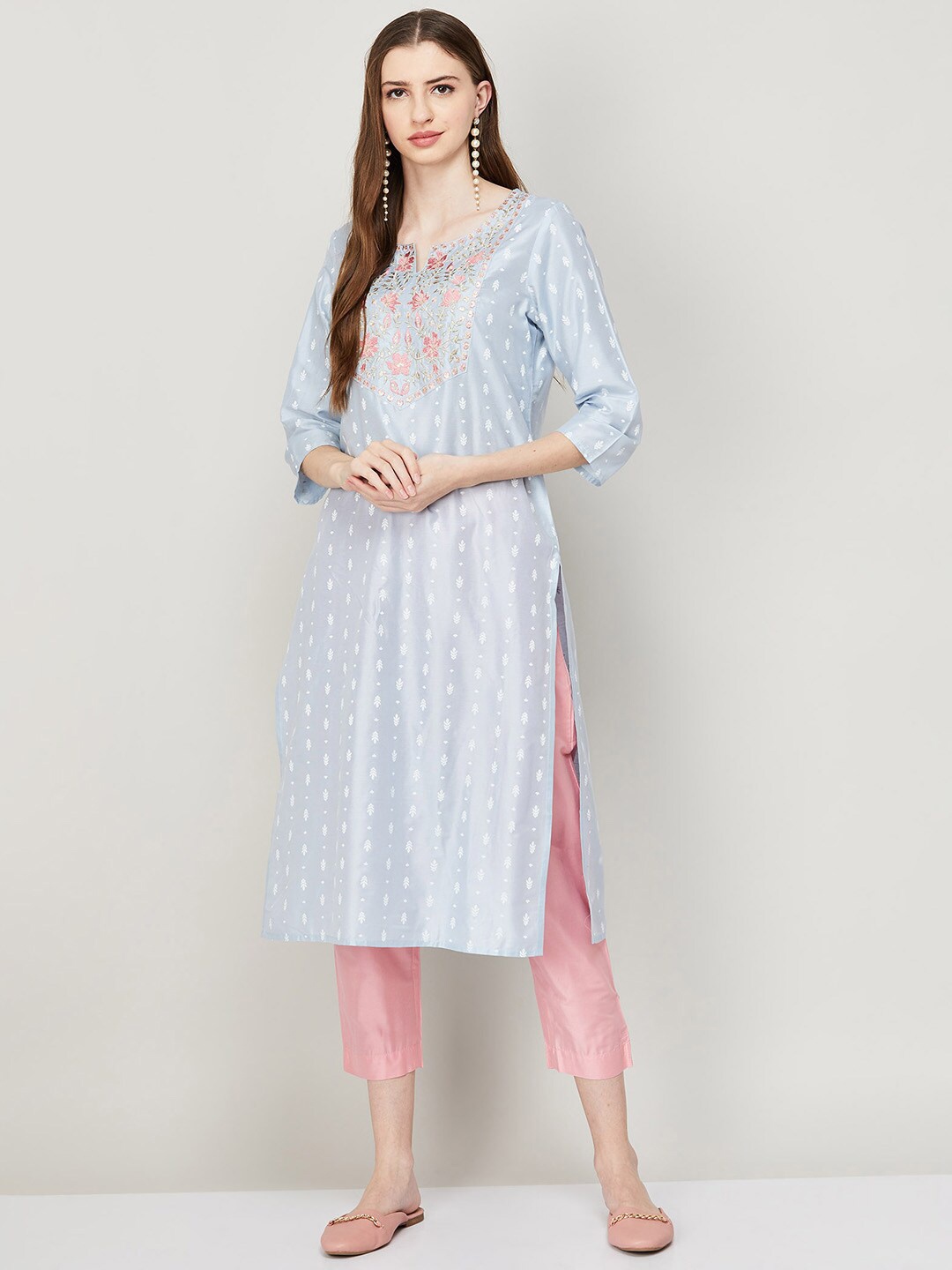 Melange by Lifestyle Women Floral Embroidered Kurta with Trousers & With Dupatta, Blue
Melange by Lifestyle Women Floral Embroidered Kurta with Trousers & With Dupatta, Blue