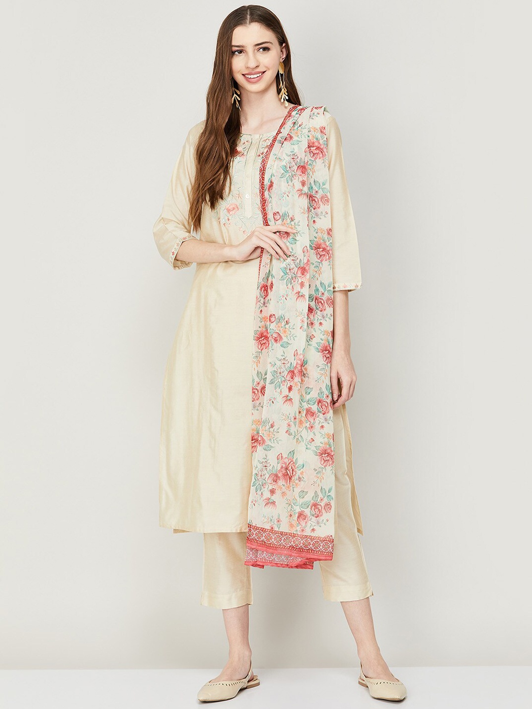 Melange by Lifestyle Women Floral Embroidered Kurta with Trousers & With Dupatta, Off white
Melange by Lifestyle Women Floral Embroidered Kurta with Trousers & With Dupatta, Off white