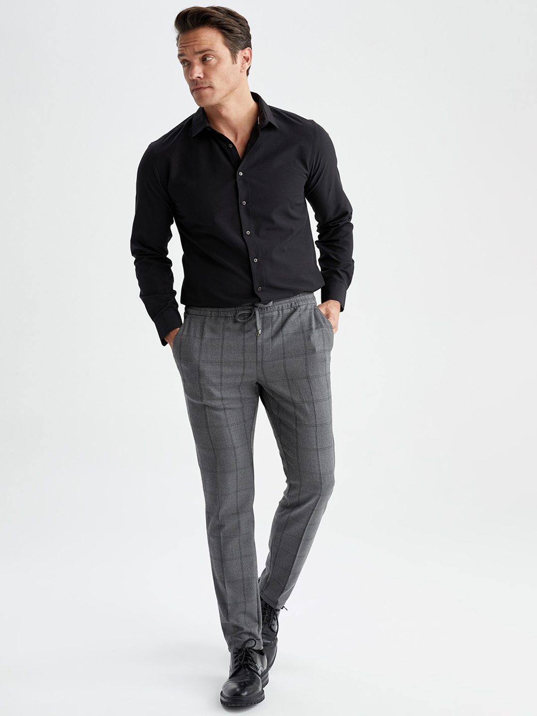 DeFacto Men Checked Trousers, Grey