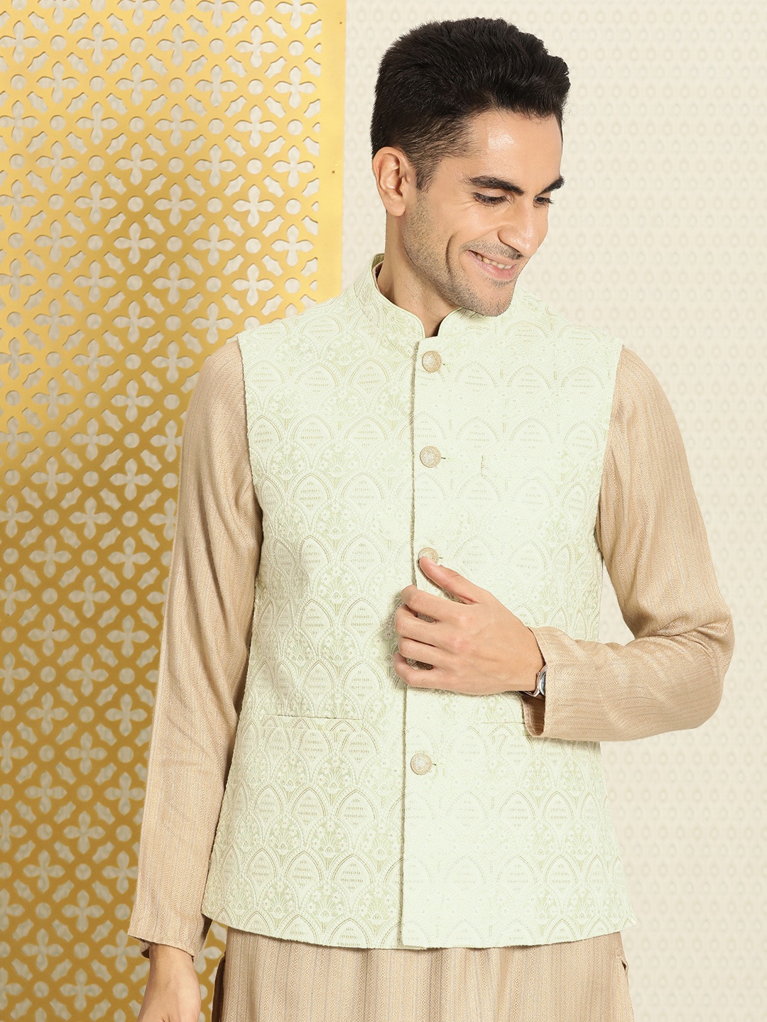 House of Pataudi Jashn Mandarin Collar Ethnic Motifs Embroidered Nehru Jacket, Green
House of Pataudi Jashn Mandarin Collar Ethnic Motifs Embroidered Nehru Jacket, Green