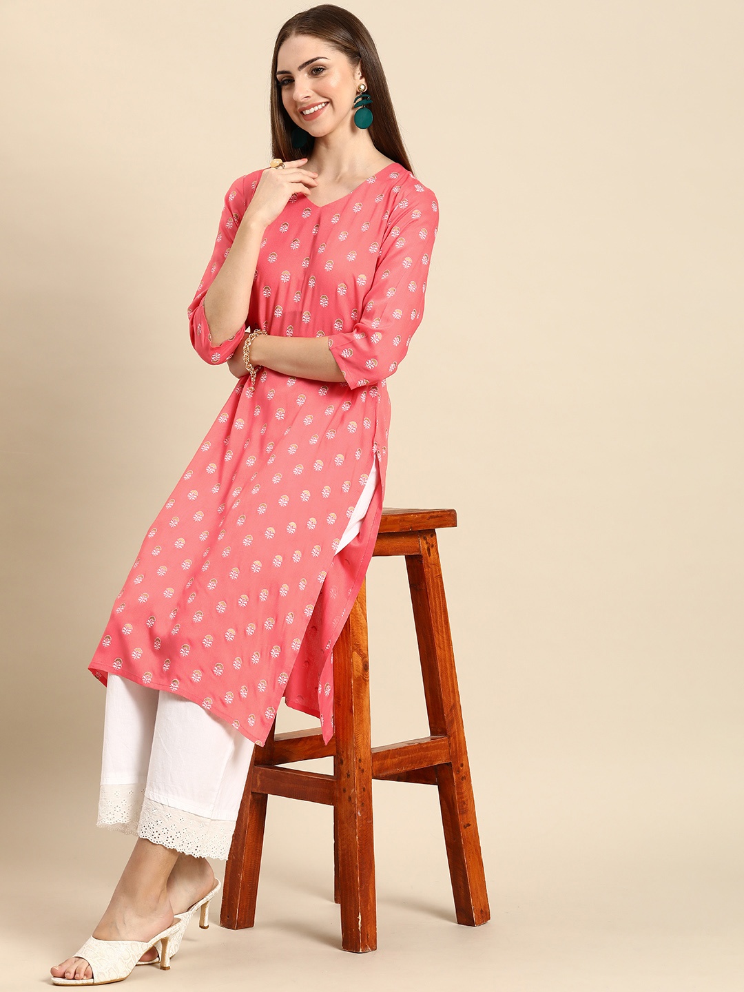 Anouk Women V Neck Floral Printed Floral Straight Kurta, Coral