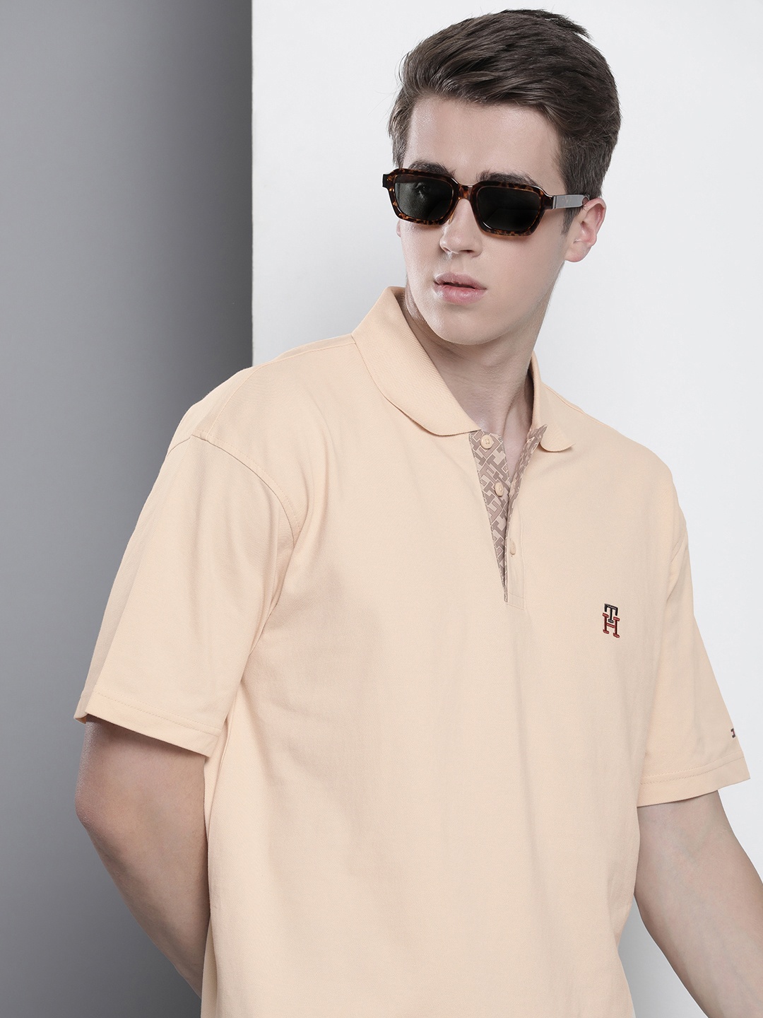 Tommy Hilfiger Polo Collar Drop-Shoulder Sleeves Archive Fit Pure Cotton T-shirt, Beige
Tommy Hilfiger Polo Collar Drop-Shoulder Sleeves Archive Fit Pure Cotton T-shirt, Beige
