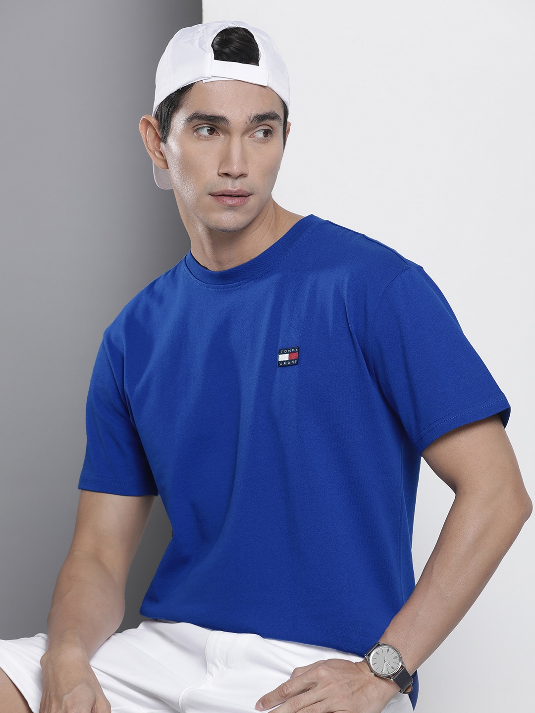 Tommy Hilfiger Men Solid Drop-Shoulder Sleeves Indigo Organic Cotton Applique T-shirt, Blue
Tommy Hilfiger Men Solid Drop-Shoulder Sleeves Indigo Organic Cotton Applique T-shirt, Blue