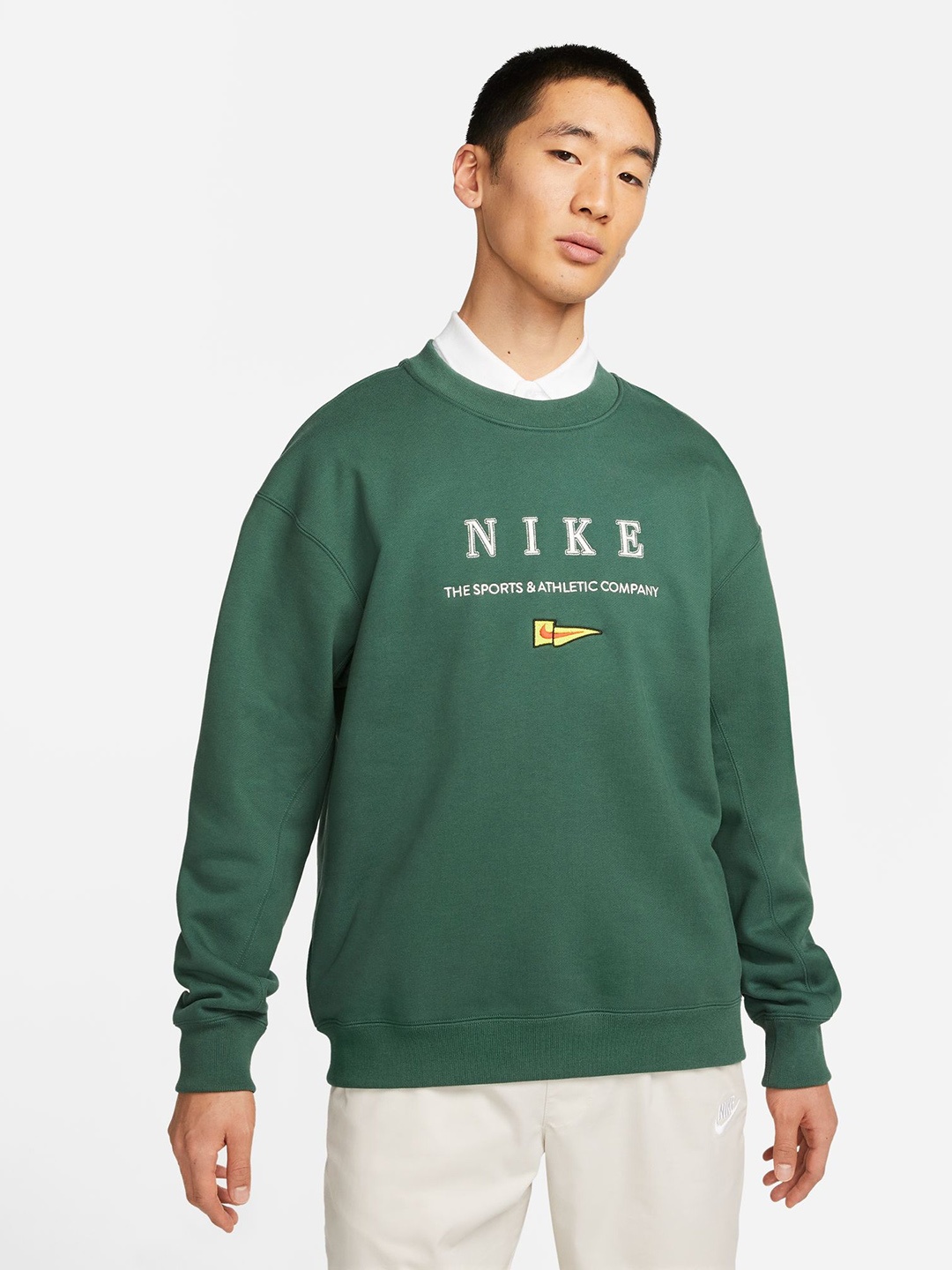 Nike Self Design Brand Logo Embroidered CRW FLC HWYWT NCPS Loose Fit Sweatshirt, Green
Nike Self Design Brand Logo Embroidered CRW FLC HWYWT NCPS Loose Fit Sweatshirt, Green