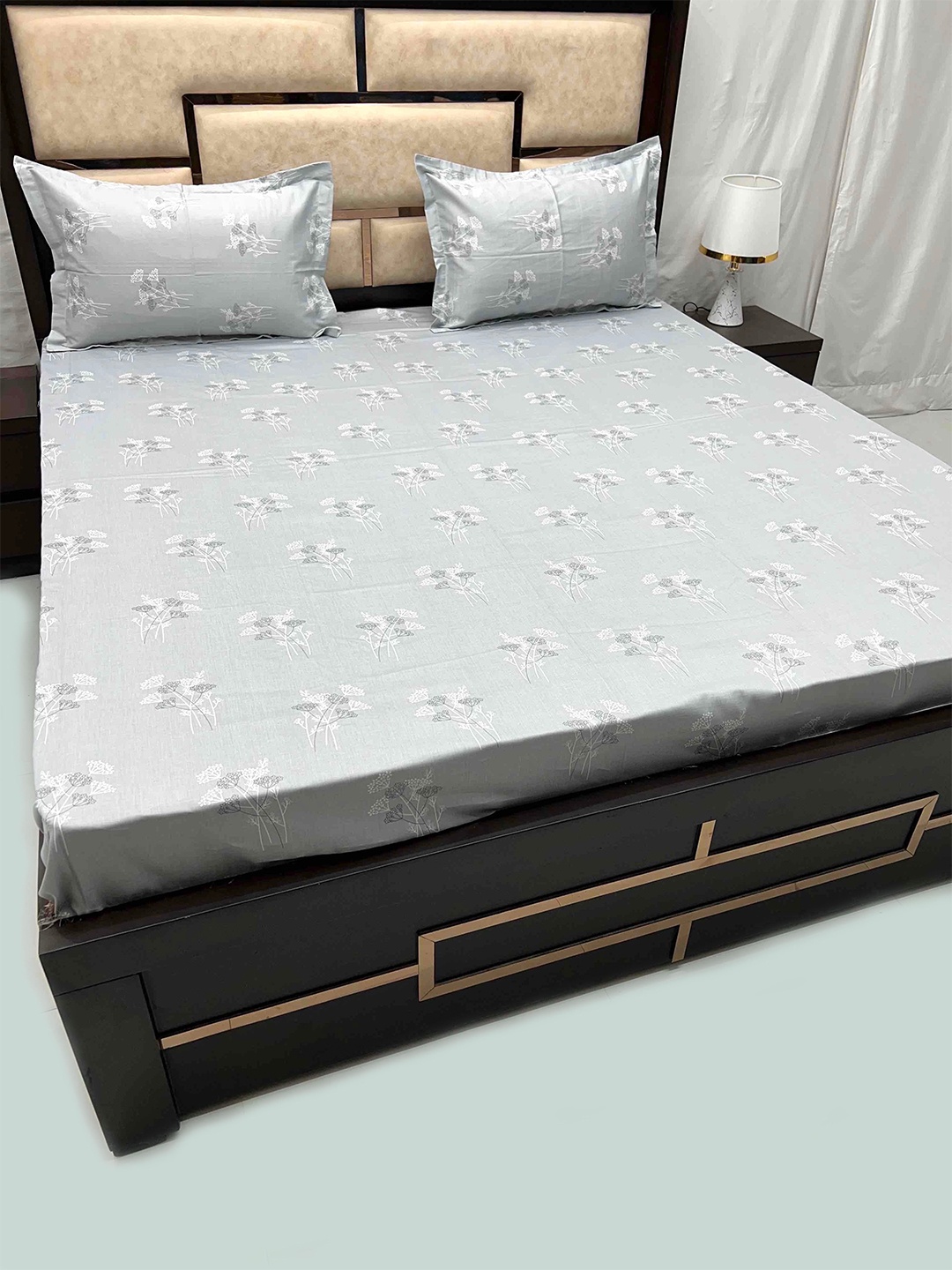Pure Decor Velar Grey & White Floral 400 TC King Cotton Flat Bedsheet With 2 Pillow Covers
Pure Decor Velar Grey & White Floral 400 TC King Cotton Flat Bedsheet With 2 Pillow Covers