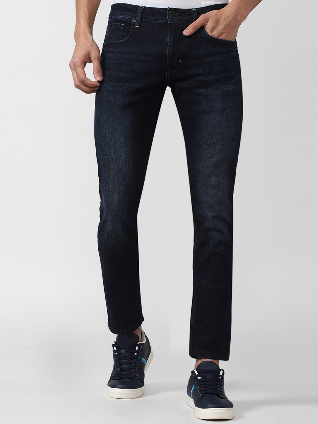 Peter England Casuals Men Slim Fit Low Distress Light Fade Jeans, Navy blue 
Peter England Casuals Men Slim Fit Low Distress Light Fade Jeans, Navy blue