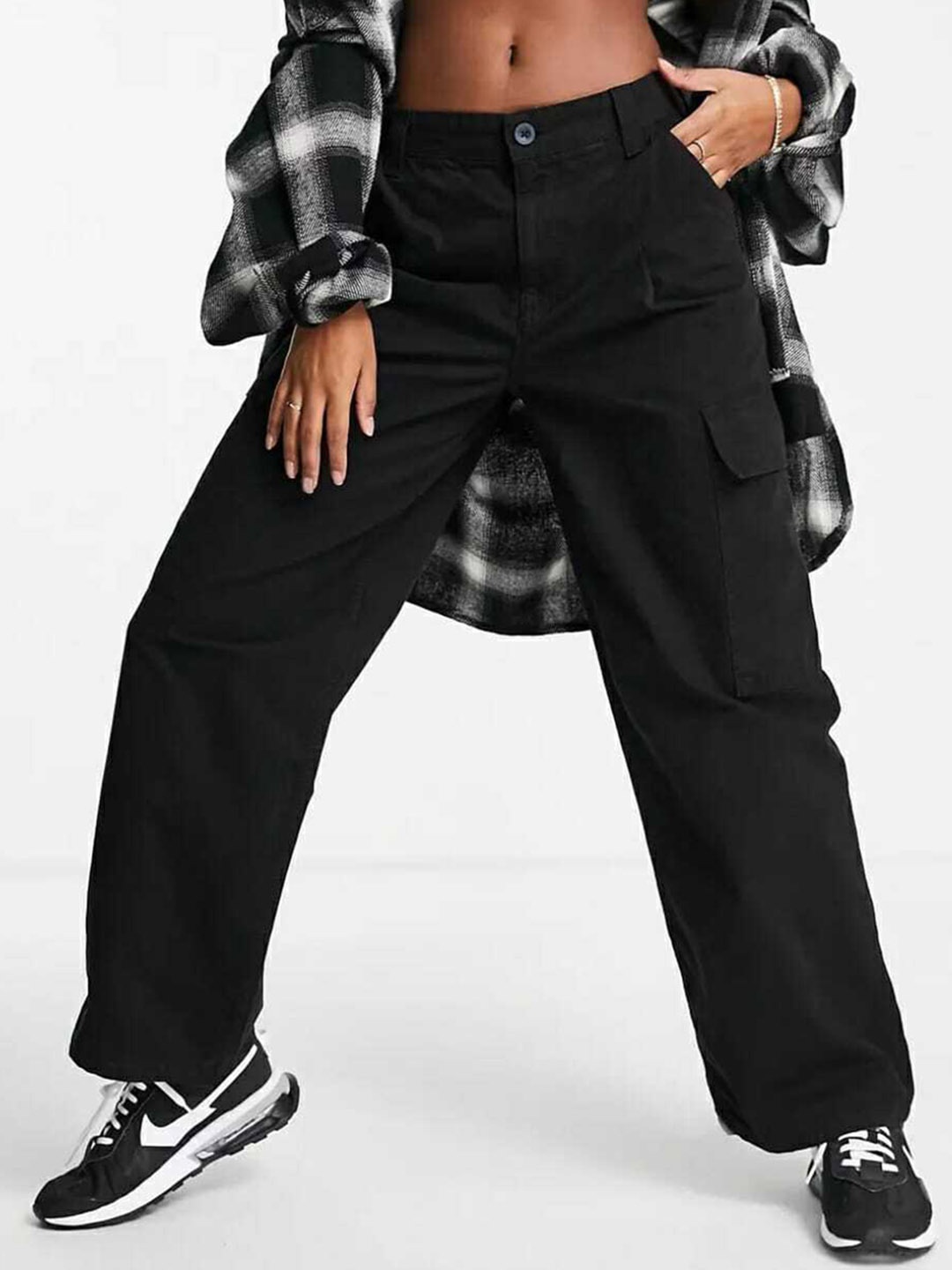 Next One Women Relaxed Straight Leg Loose Fit High-Rise Easy Wash Cargos Trousers, Black
Next One Women Relaxed Straight Leg Loose Fit High-Rise Easy Wash Cargos Trousers, Black