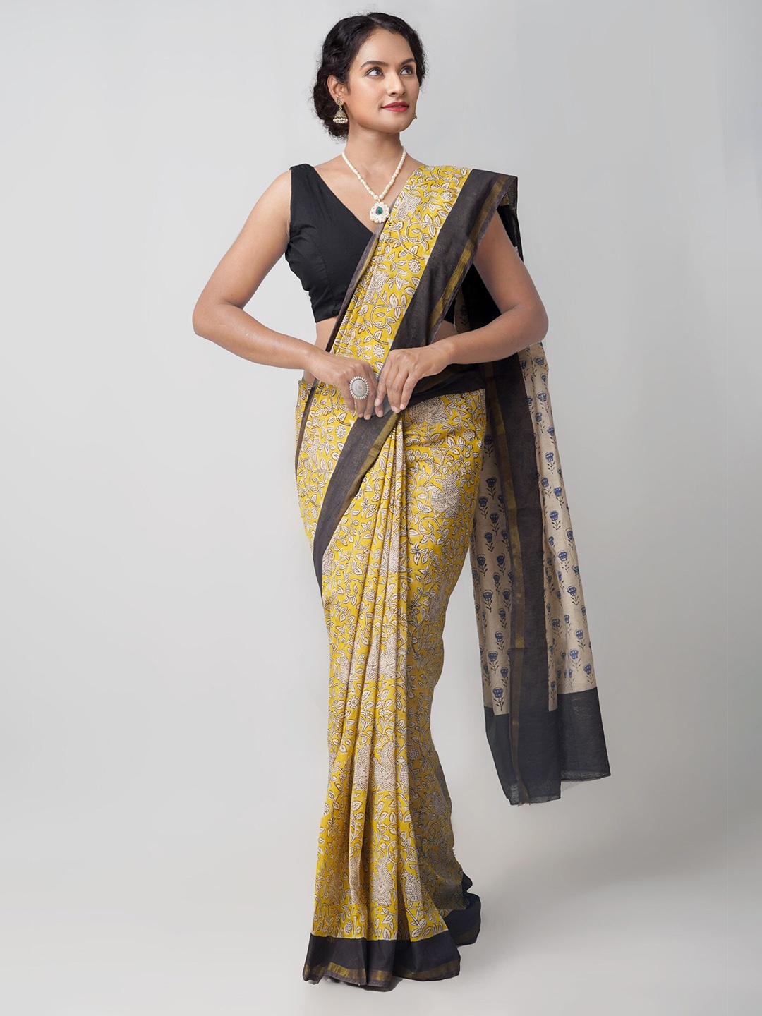 Unnati Silks Yellow & Cream-Coloured Ethnic Motifs Zari Silk Cotton Maheshwari Saree
Unnati Silks Yellow & Cream-Coloured Ethnic Motifs Zari Silk Cotton Maheshwari Saree