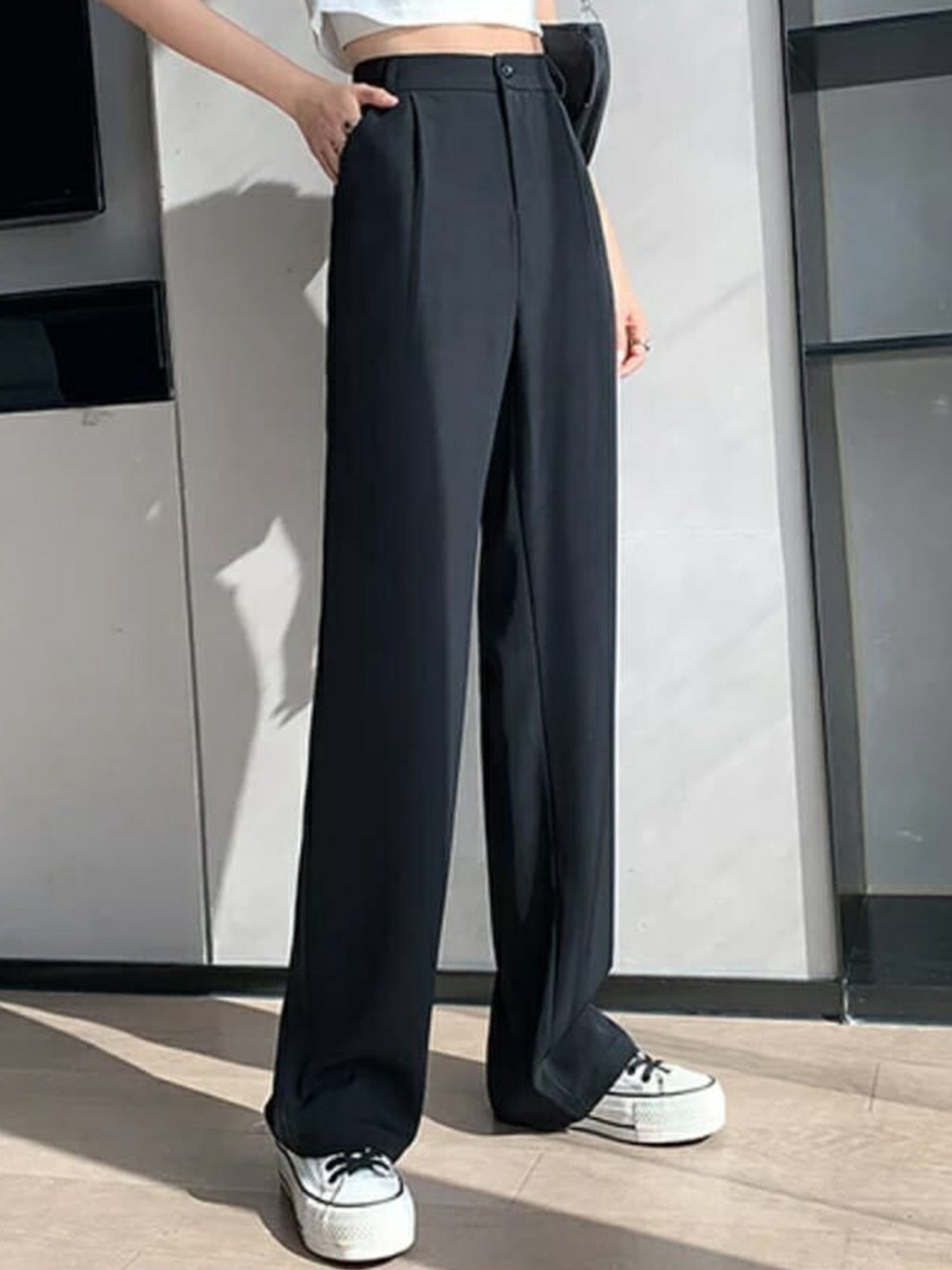 Next One Women Relaxed Straight Leg Loose Fit High-Rise Easy Wash Trousers, Black
Next One Women Relaxed Straight Leg Loose Fit High-Rise Easy Wash Trousers, Black