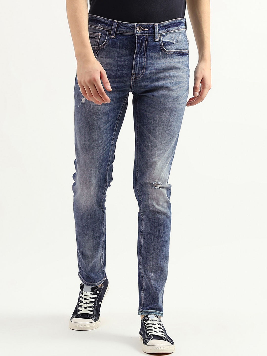 United Colors of Benetton Men Low Distressed Heavy Fade Regular Fit Cotton Jeans, Blue
United Colors of Benetton Men Low Distressed Heavy Fade Regular Fit Cotton Jeans, Blue