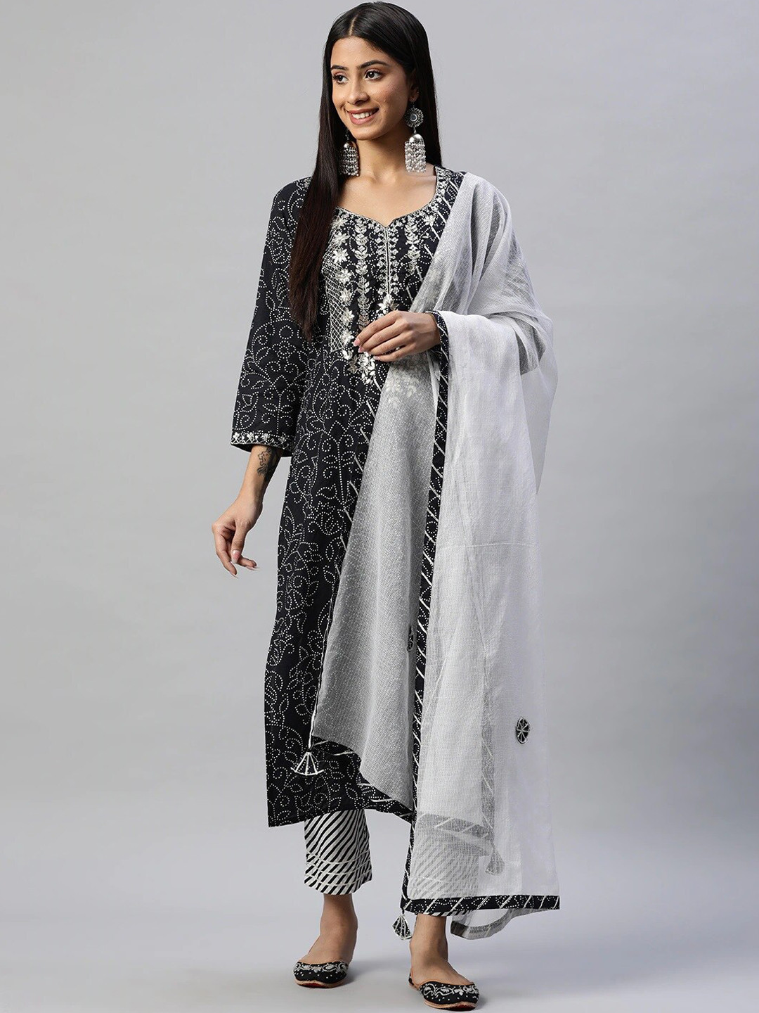 Divena Women Bandhani Printed Gotta Patti Pure Cotton Kurta with Trousers & Dupatta, Black
Divena Women Bandhani Printed Gotta Patti Pure Cotton Kurta with Trousers & Dupatta, Black
