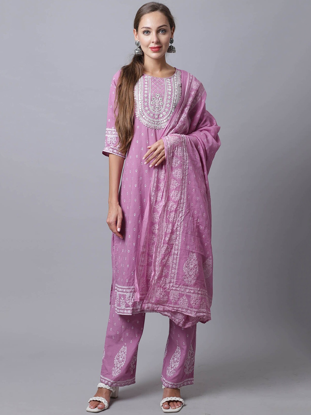 Rajnandini Ethnic Motifs Embroidered Gotta Patti Pure Cotton Kurta & Trousers With Dupatta, Purple
Rajnandini Ethnic Motifs Embroidered Gotta Patti Pure Cotton Kurta & Trousers With Dupatta, Purple