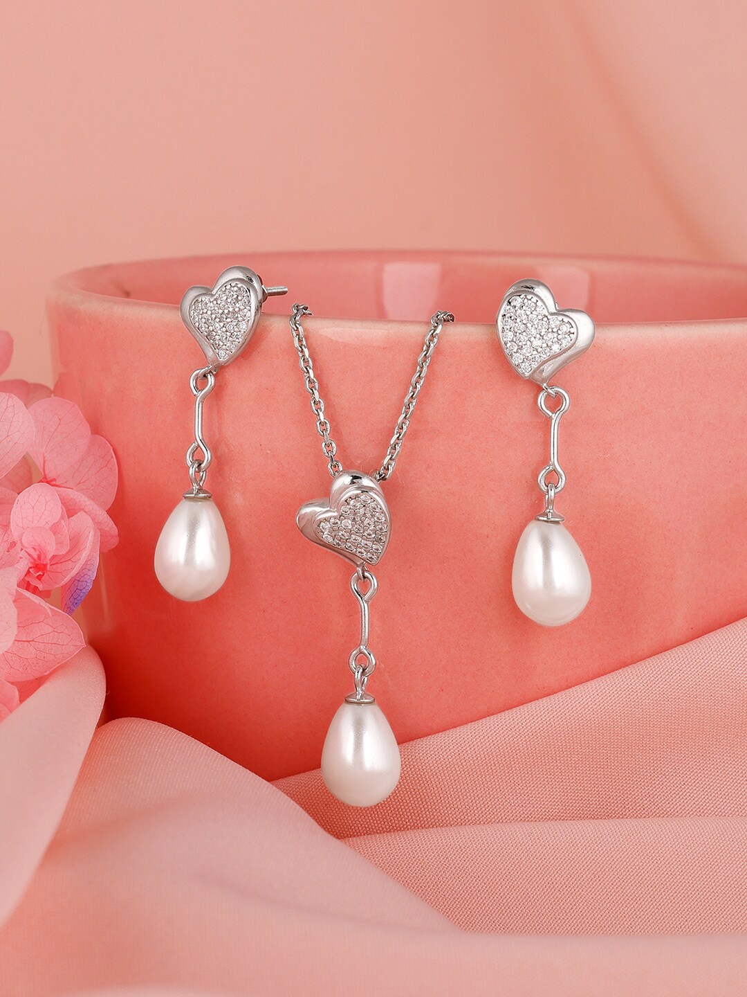 GIVA Women Rhodium-Plated 925 Sterling Silver CZ Studded & Pearl Beaded Jewellery Set
GIVA Women Rhodium-Plated 925 Sterling Silver CZ Studded & Pearl Beaded Jewellery Set