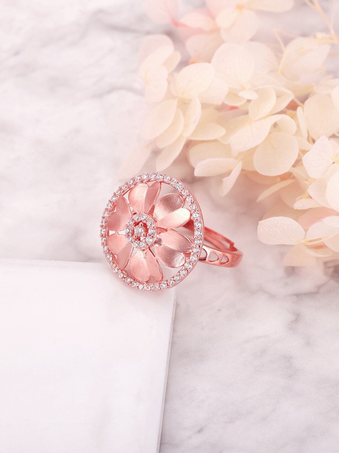 GIVA Women 925 Sterling Sliver & Rose Gold-Plated CZ Studded Cocktail Finger Ring, White
GIVA Women 925 Sterling Sliver & Rose Gold-Plated CZ Studded Cocktail Finger Ring, White
