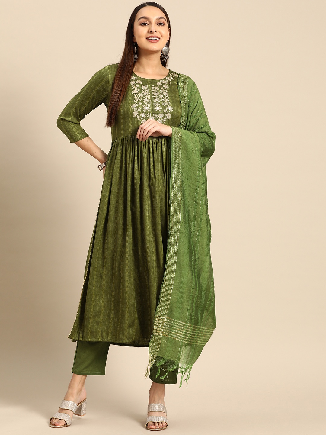 Prakhya Women Ethnic Motifs Embroidered Pleated Kurta With Trousers & With Dupatta, Green
Prakhya Women Ethnic Motifs Embroidered Pleated Kurta With Trousers & With Dupatta, Green