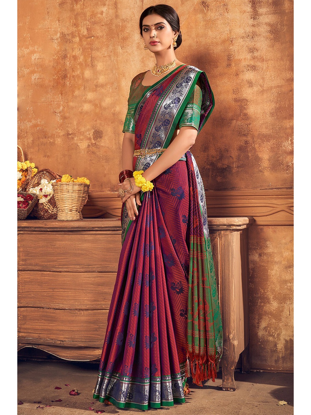 KARAGIRI Woven Design Zari Saree, Maroon