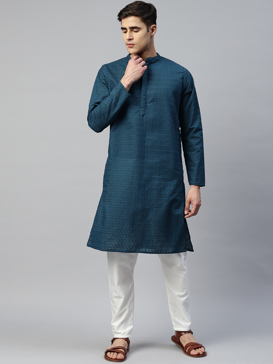 Readiprint Fashions Men Ethnic Motifs Embroidered Pure Cotton Kurta With Pyjamas, Navy blue
Readiprint Fashions Men Ethnic Motifs Embroidered Pure Cotton Kurta With Pyjamas, Navy blue