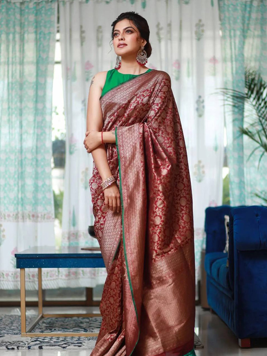 AVANTIKA FASHION Floral Zari Pure Silk Kanjeevaram Saree, Pink