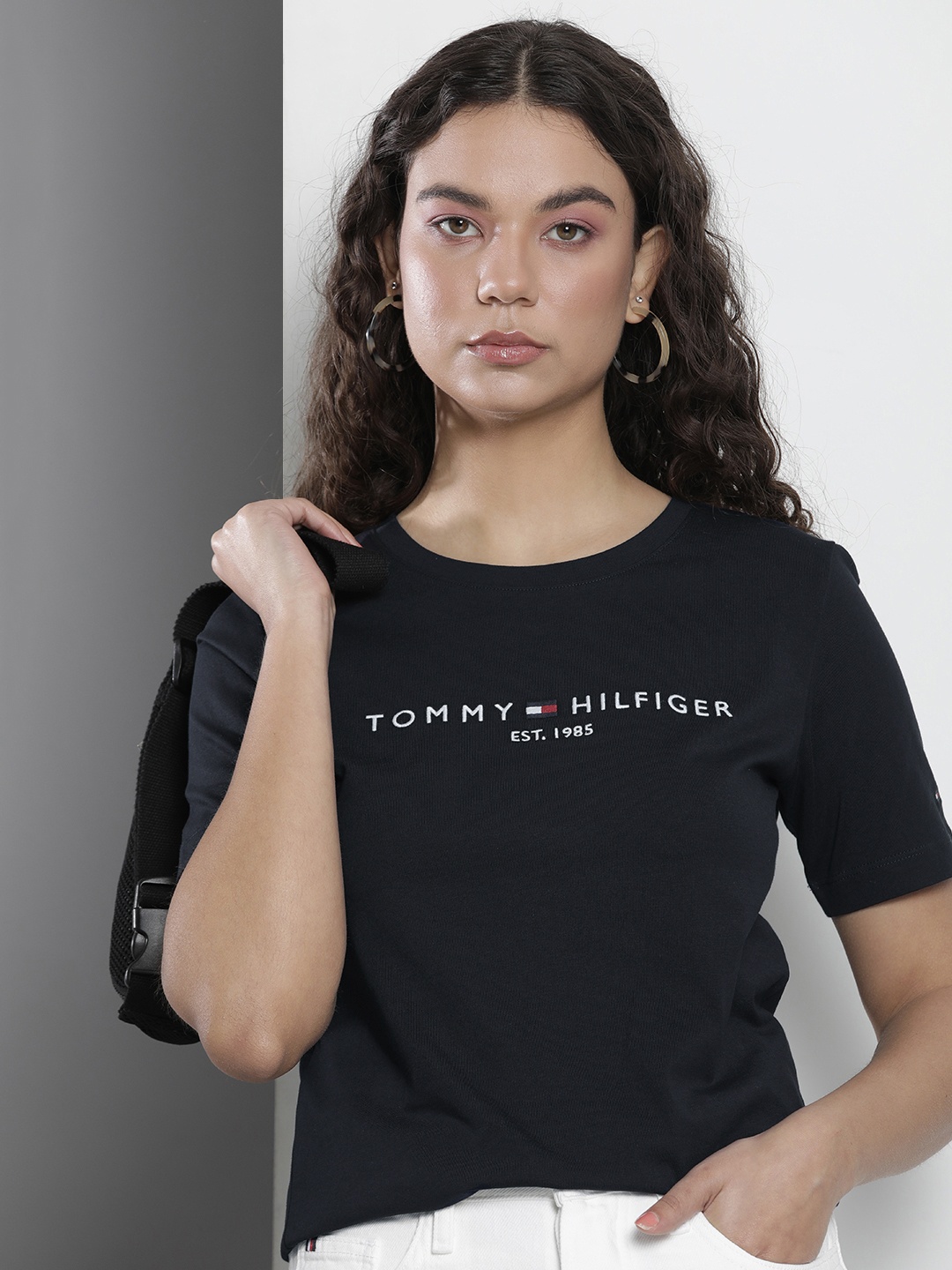 Tommy Hilfiger Women Pure Cotton Brand Logo Embroidered Slim Fit T-shirt, Navy blue
Tommy Hilfiger Women Pure Cotton Brand Logo Embroidered Slim Fit T-shirt, Navy blue