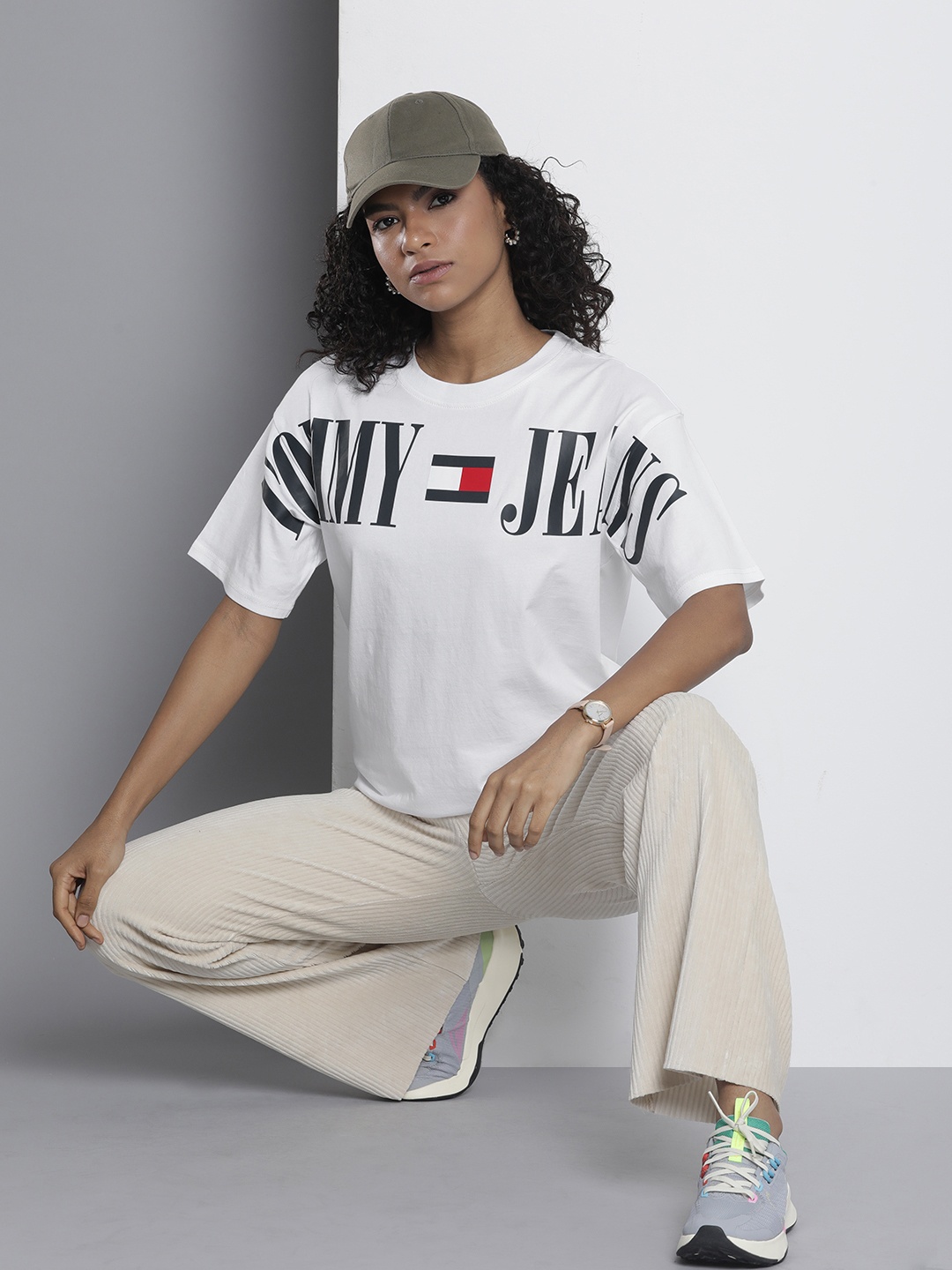 Tommy Hilfiger Women Pure Cotton Brand Logo Printed Drop-Shoulder Sleeves T-shirt, White
Tommy Hilfiger Women Pure Cotton Brand Logo Printed Drop-Shoulder Sleeves T-shirt, White