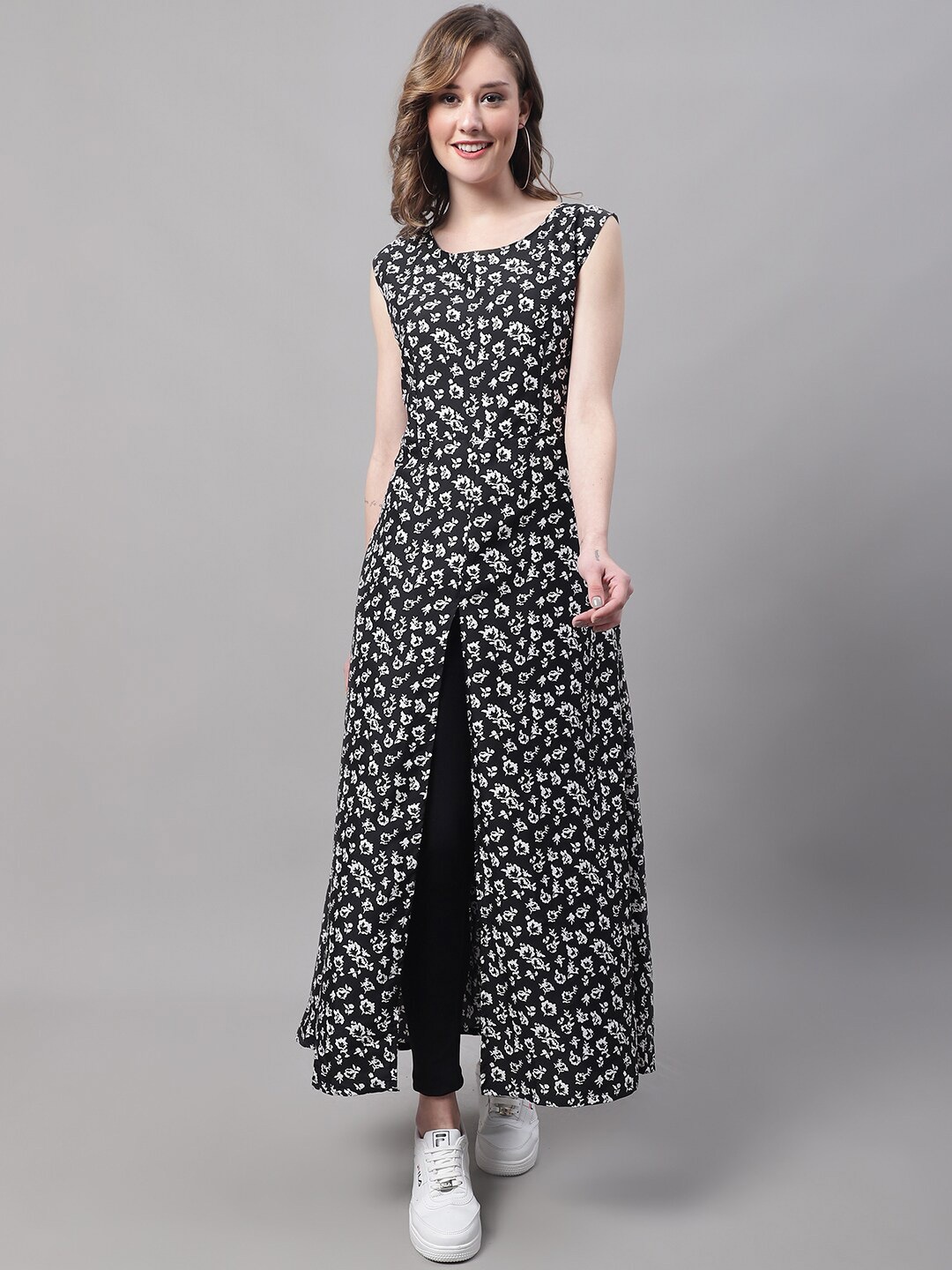 NoBarr Women Floral Printed Round Neck Kurta, Black