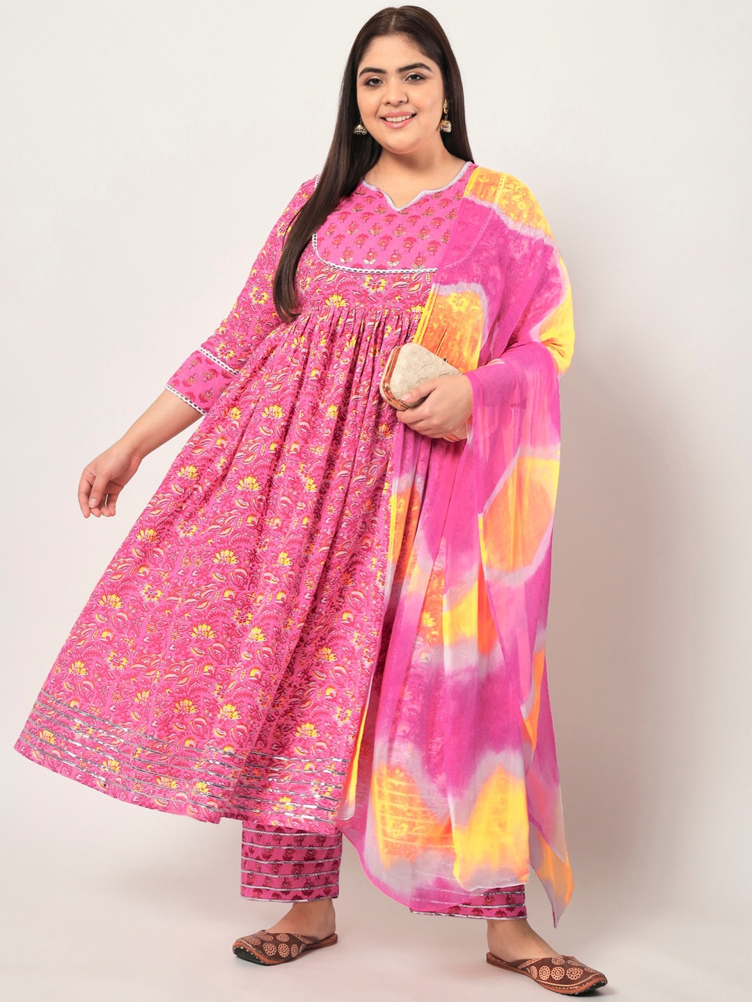 KBZ Women Plus Size Floral Printed Gotta Patti Pure Cotton Kurta With Palazzos & Dupatta, Pink
KBZ Women Plus Size Floral Printed Gotta Patti Pure Cotton Kurta With Palazzos & Dupatta, Pink