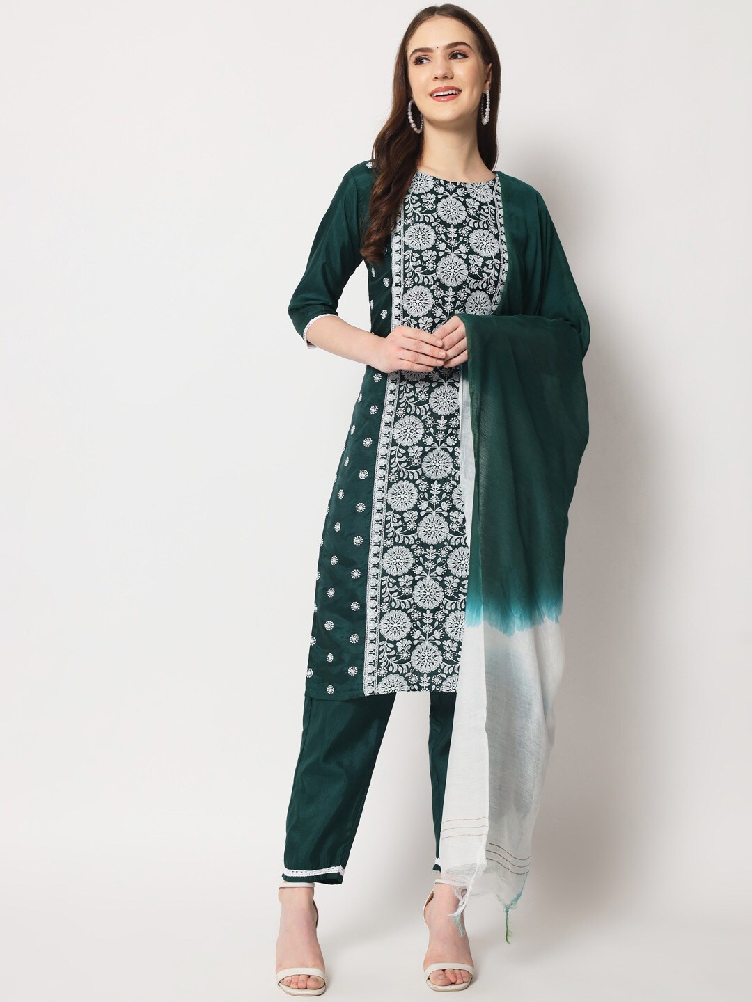 Angroop Ethnic Motifs Embroidered Thread Work Kurta with Trousers & Dupatta, Green
Angroop Ethnic Motifs Embroidered Thread Work Kurta with Trousers & Dupatta, Green