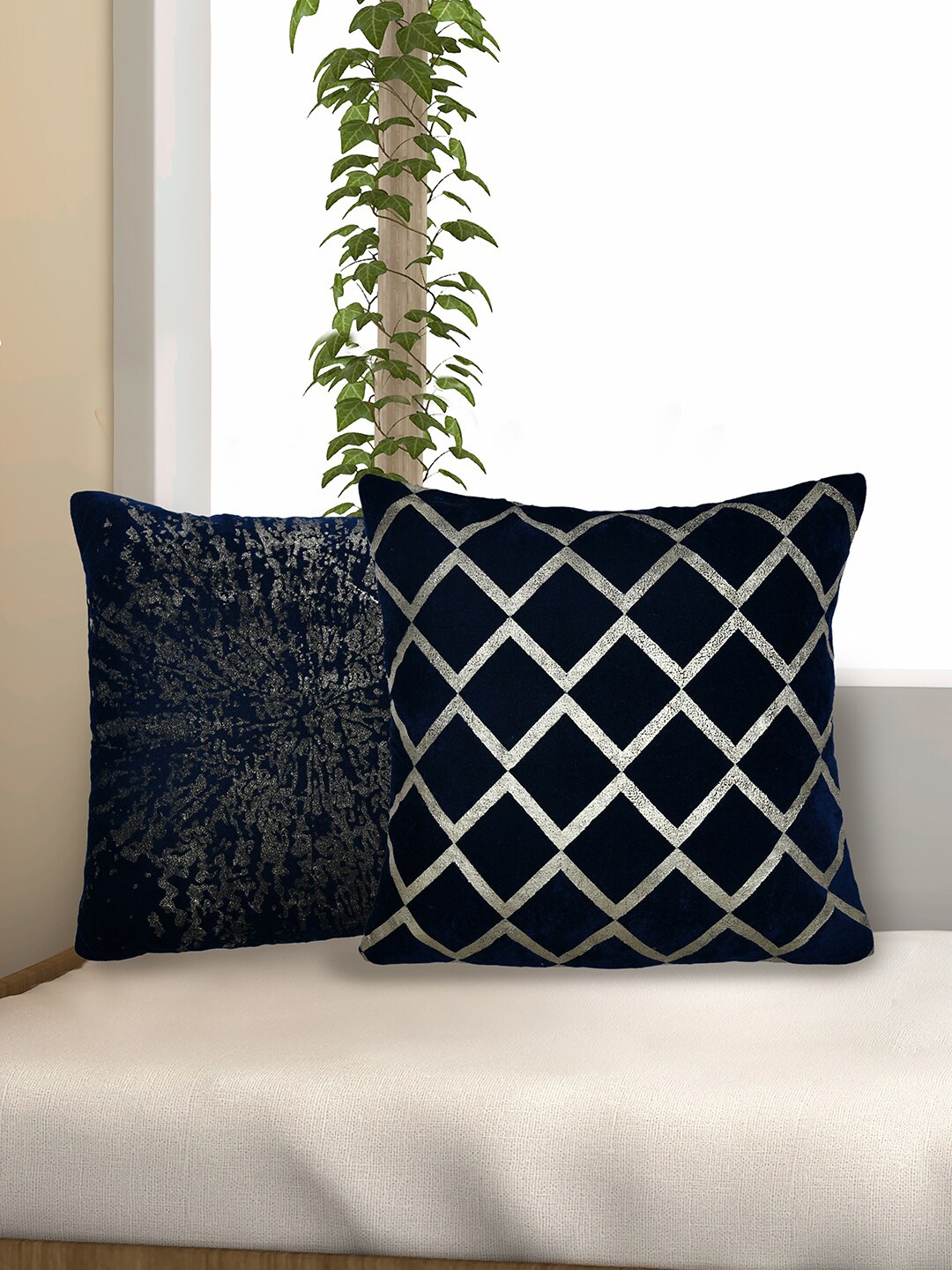 Athome by Nilkamal Navy Blue & Silver-Toned Set of 2 Geometric Poly Velvet Cushion Covers
Athome by Nilkamal Navy Blue & Silver-Toned Set of 2 Geometric Poly Velvet Cushion Covers