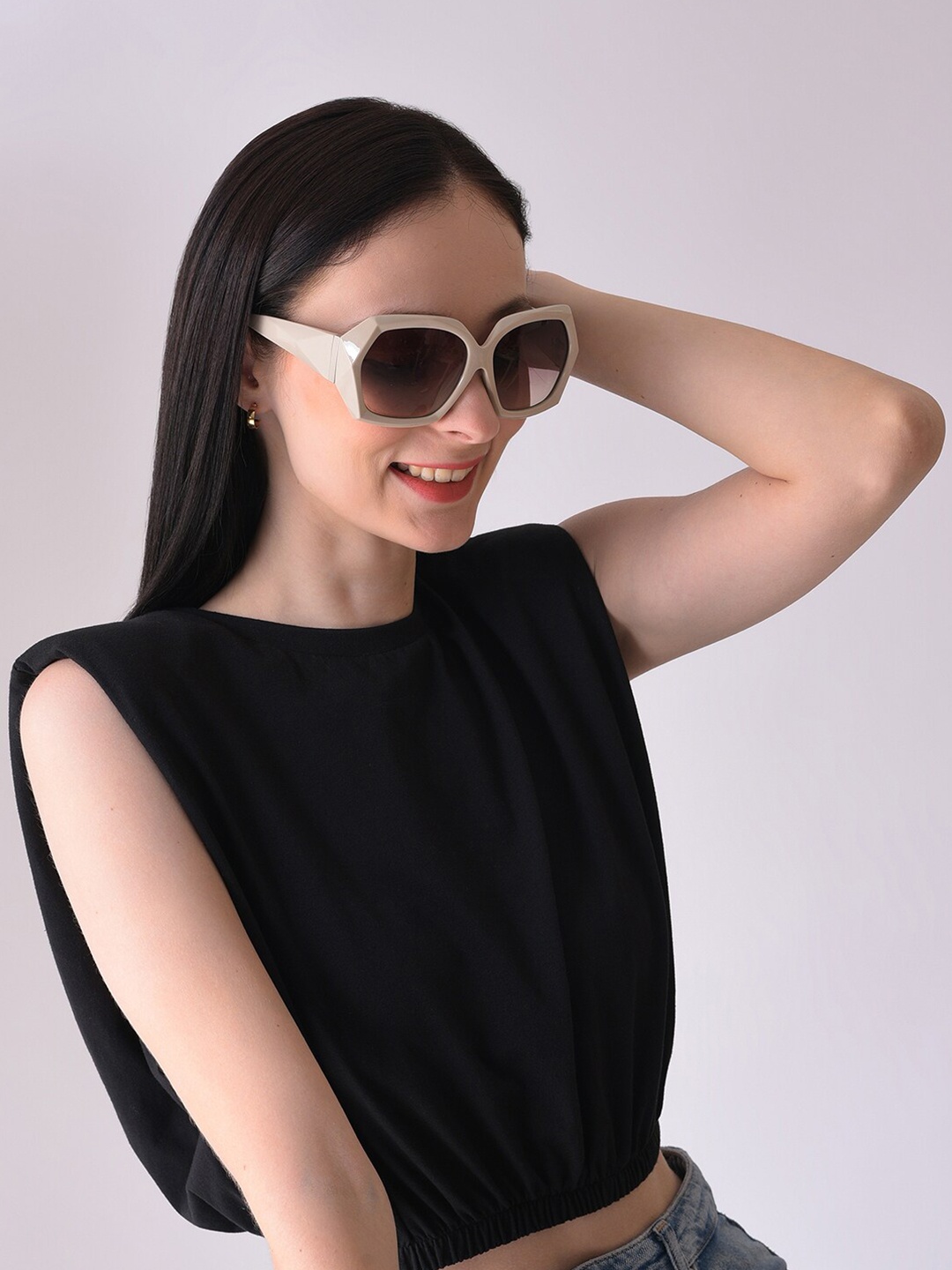 HAUTE SAUCE by Campus Sutra Women Wayfarer Sunglasses With UV Protected Lens, Beige
HAUTE SAUCE by Campus Sutra Women Wayfarer Sunglasses With UV Protected Lens, Beige