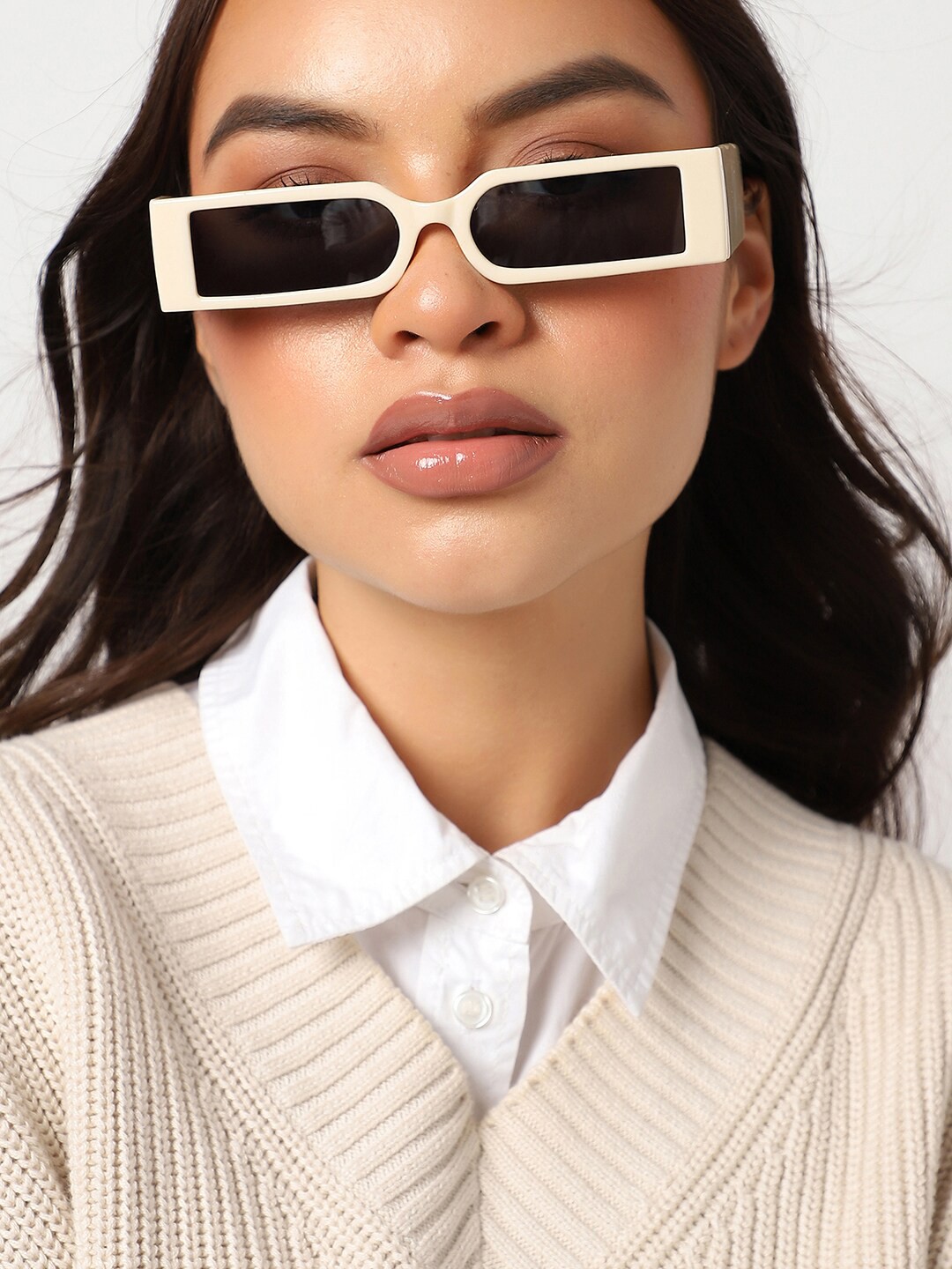 HAUTE SAUCE by Campus Sutra Women Rectangle Sunglasses with Polarised Lens SUM23_HSSG1367, Beige
HAUTE SAUCE by Campus Sutra Women Rectangle Sunglasses with Polarised Lens SUM23_HSSG1367, Beige