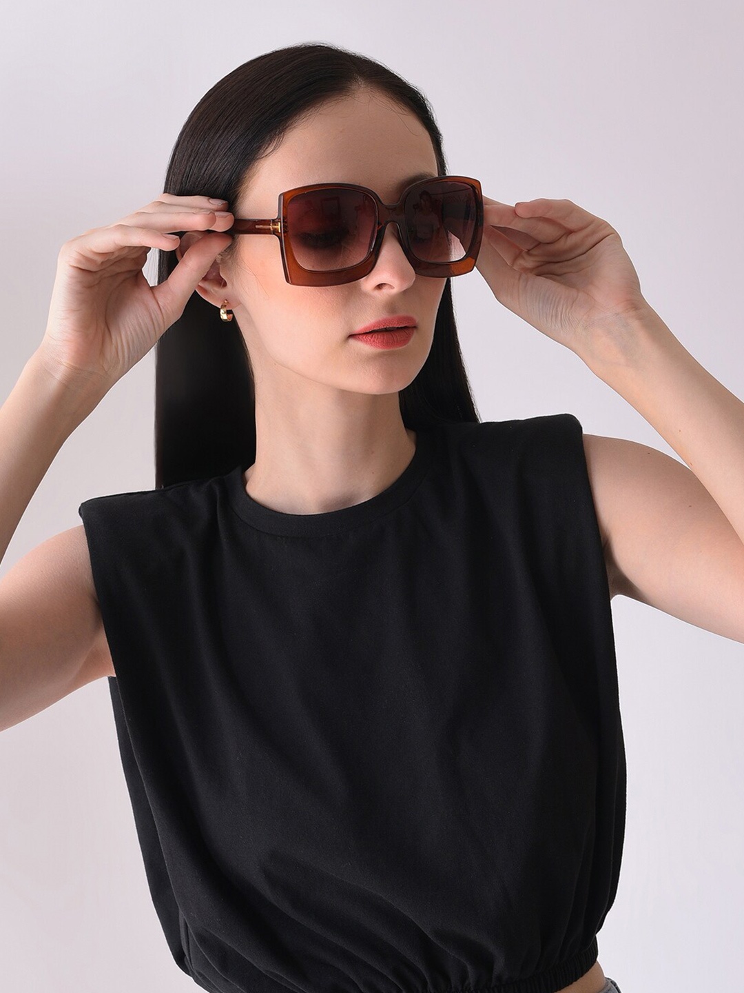 HAUTE SAUCE by Campus Sutra Women Sunglasses with UV Protected Lens SUM23_HSSG1180, Brown
HAUTE SAUCE by Campus Sutra Women Sunglasses with UV Protected Lens SUM23_HSSG1180, Brown