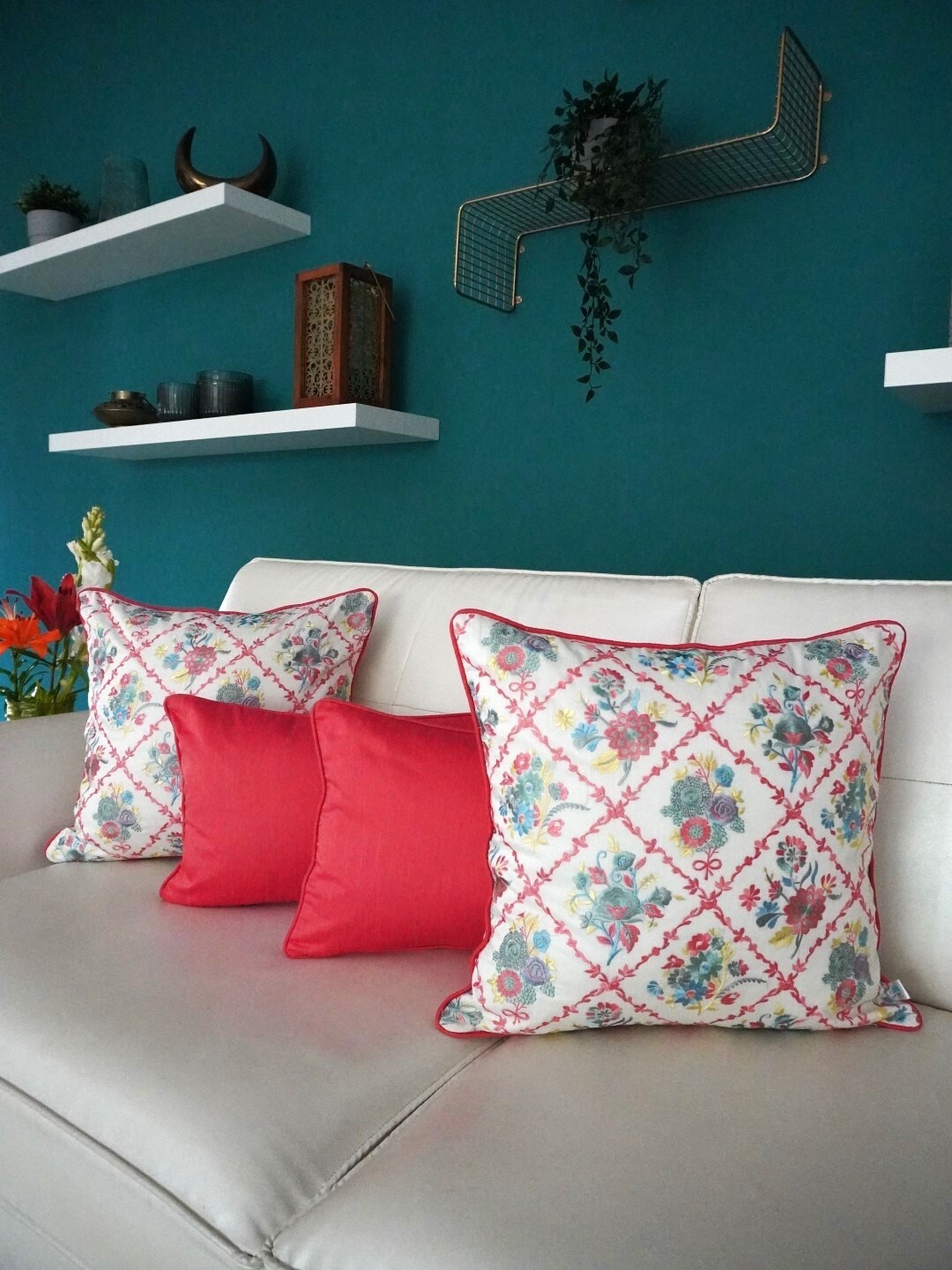 TARA- Sparkling Homes White & Peach Set of 4 Floral Embroidered Square Cushion Covers
TARA- Sparkling Homes White & Peach Set of 4 Floral Embroidered Square Cushion Covers