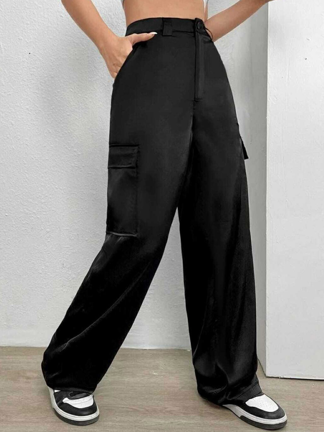 BROADSTAR Women Relaxed Straight Leg Loose Fit High-Rise Easy Wash Cargos Trousers, Black
BROADSTAR Women Relaxed Straight Leg Loose Fit High-Rise Easy Wash Cargos Trousers, Black