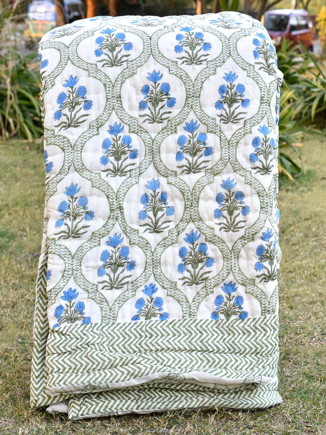 Moms Home Pot Blue & White Floral Heavy Winter 600 GSM Organic Cotton Double Bed Quilt
Moms Home Pot Blue & White Floral Heavy Winter 600 GSM Organic Cotton Double Bed Quilt