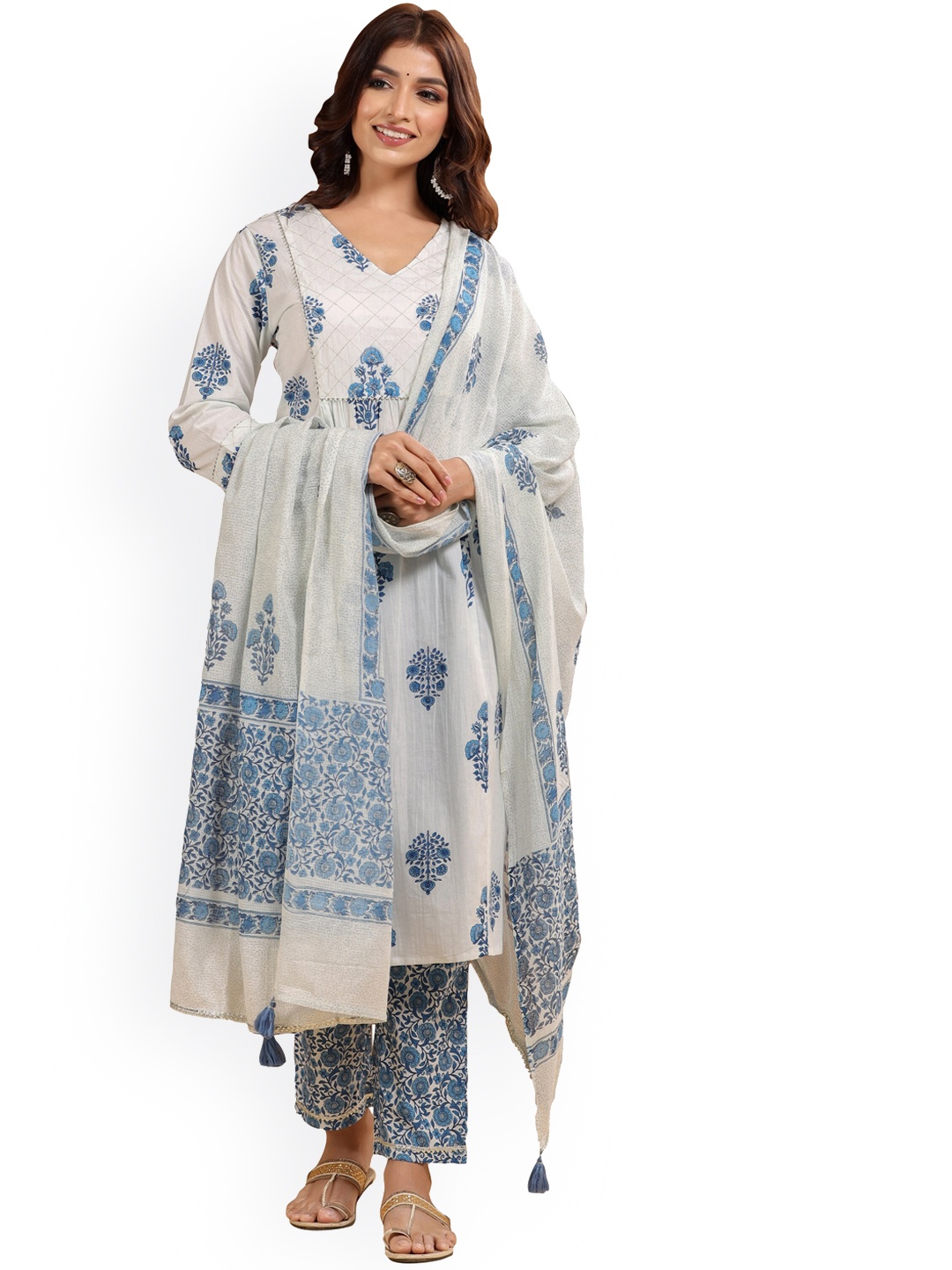 The Kurta Express Women Floral Printed Pure Cotton Kurta with Trousers & With Dupatta, Blue
The Kurta Express Women Floral Printed Pure Cotton Kurta with Trousers & With Dupatta, Blue